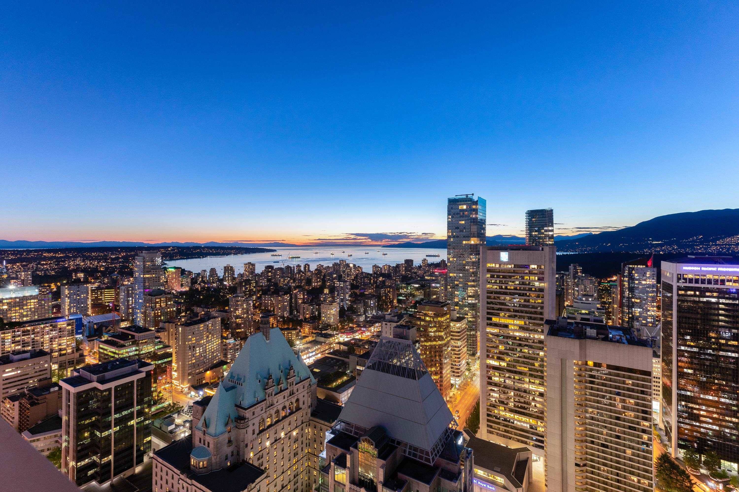 Vancouver, BC V6C 0B5,667 Howe ST #4801