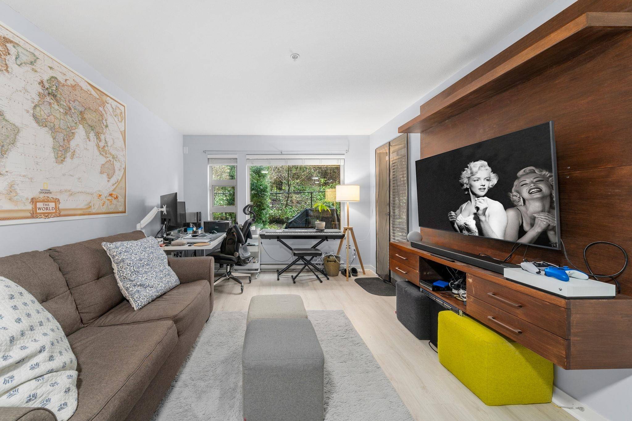 North Vancouver, BC V7P 0A9,1679 Lloyd AVE #204
