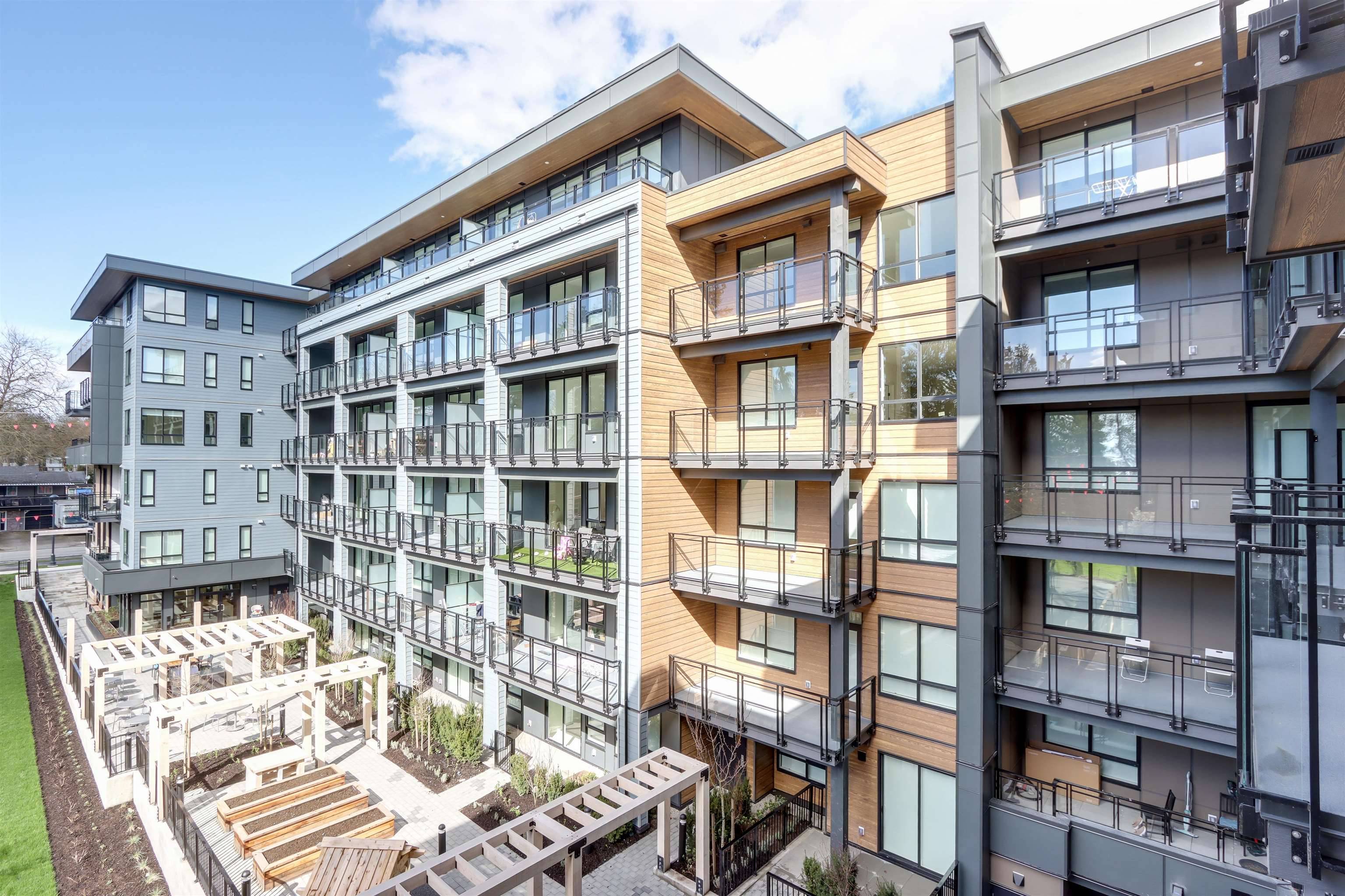 Surrey, BC V3V 0G9,13439 94a AVE #405
