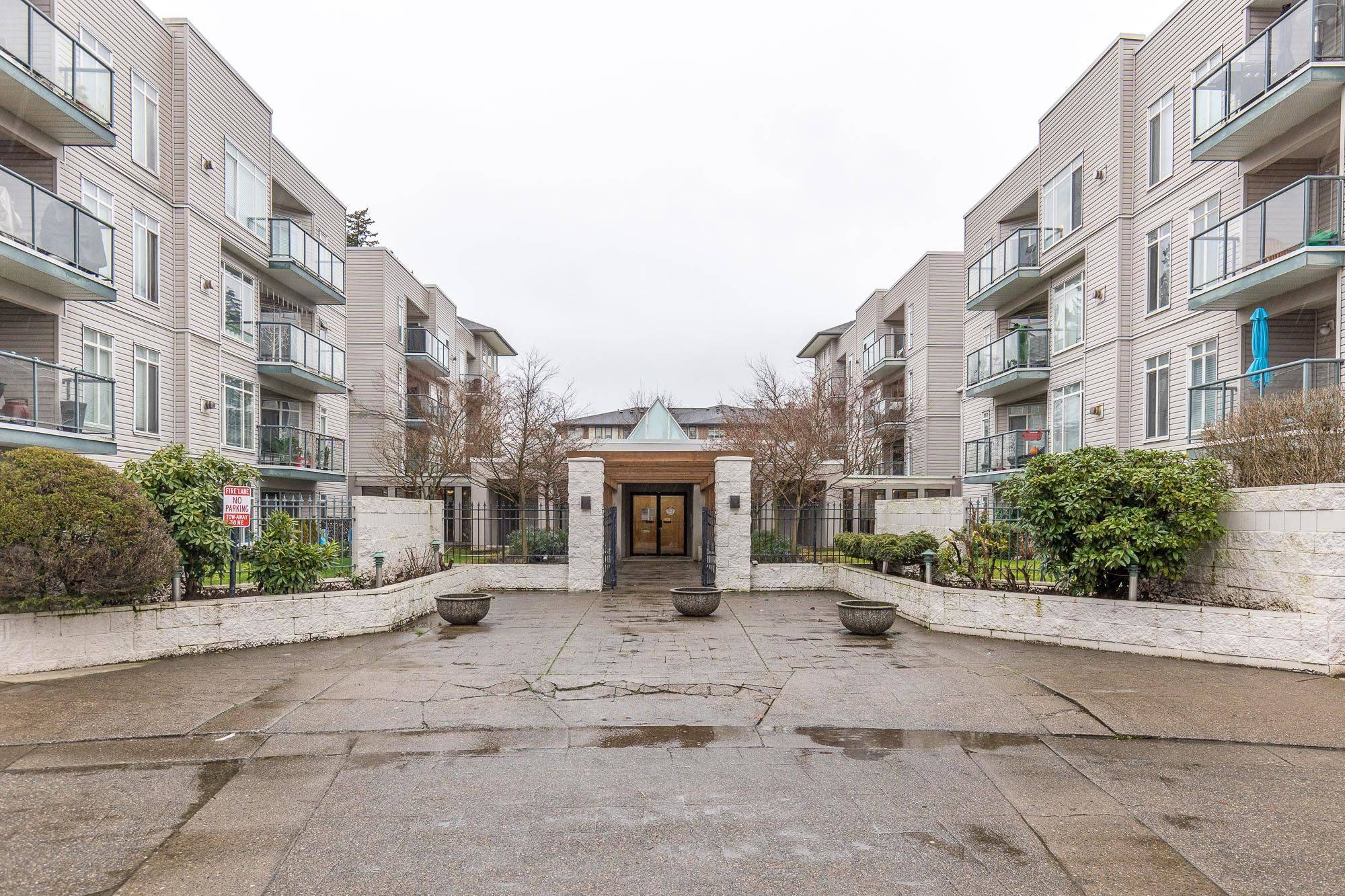 Abbotsford, BC V2T 2K7,32085 George Ferguson WAY #412