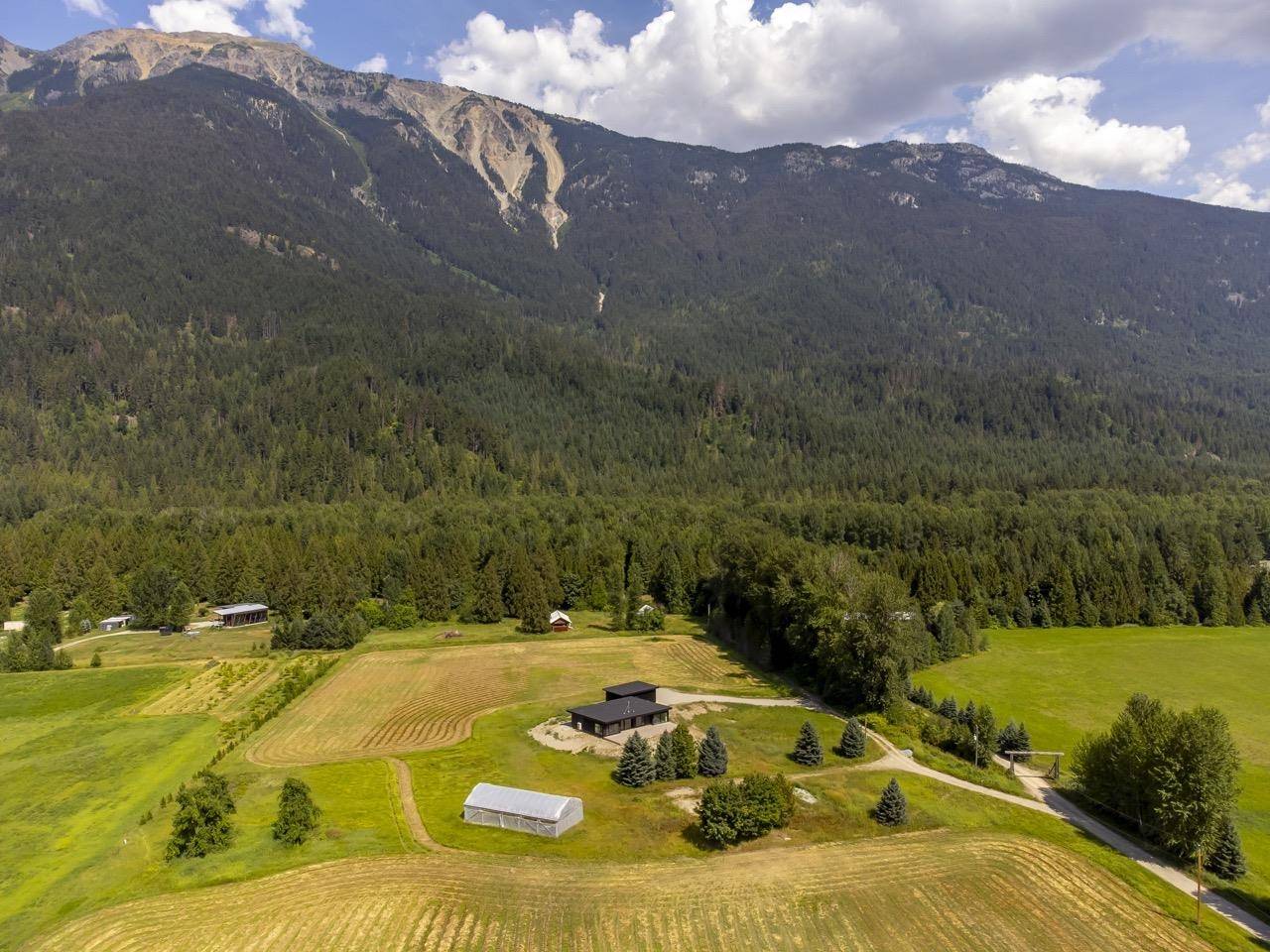 Pemberton, BC V0N 2L2,3085 Lois RD