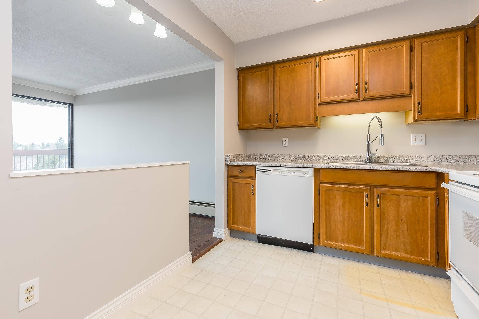 Abbotsford, BC V2T 4N1,31955 Old Yale RD #608