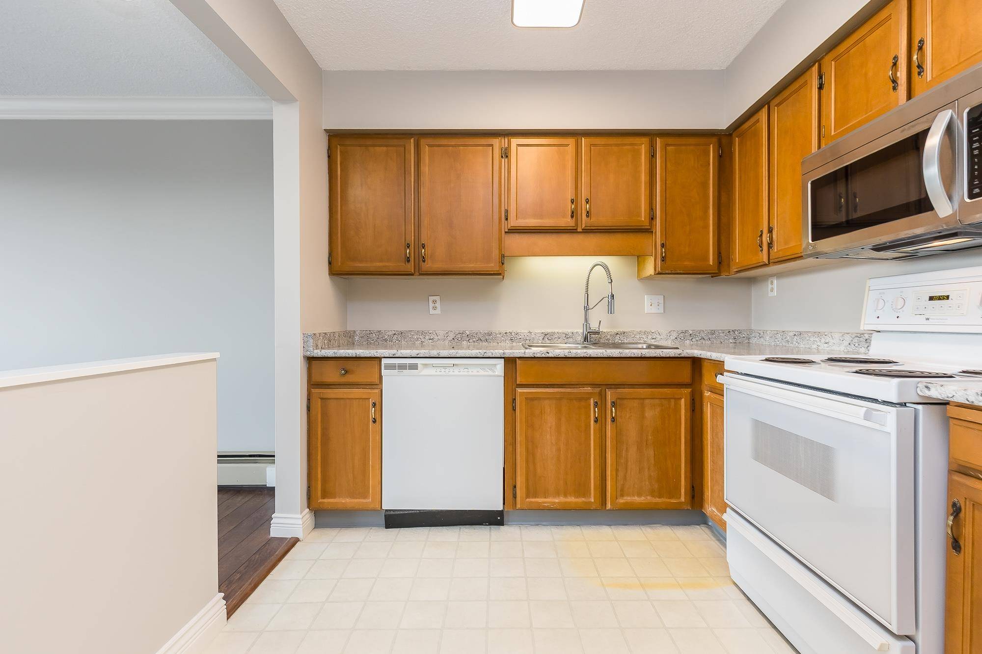 Abbotsford, BC V2T 4N1,31955 Old Yale RD #608