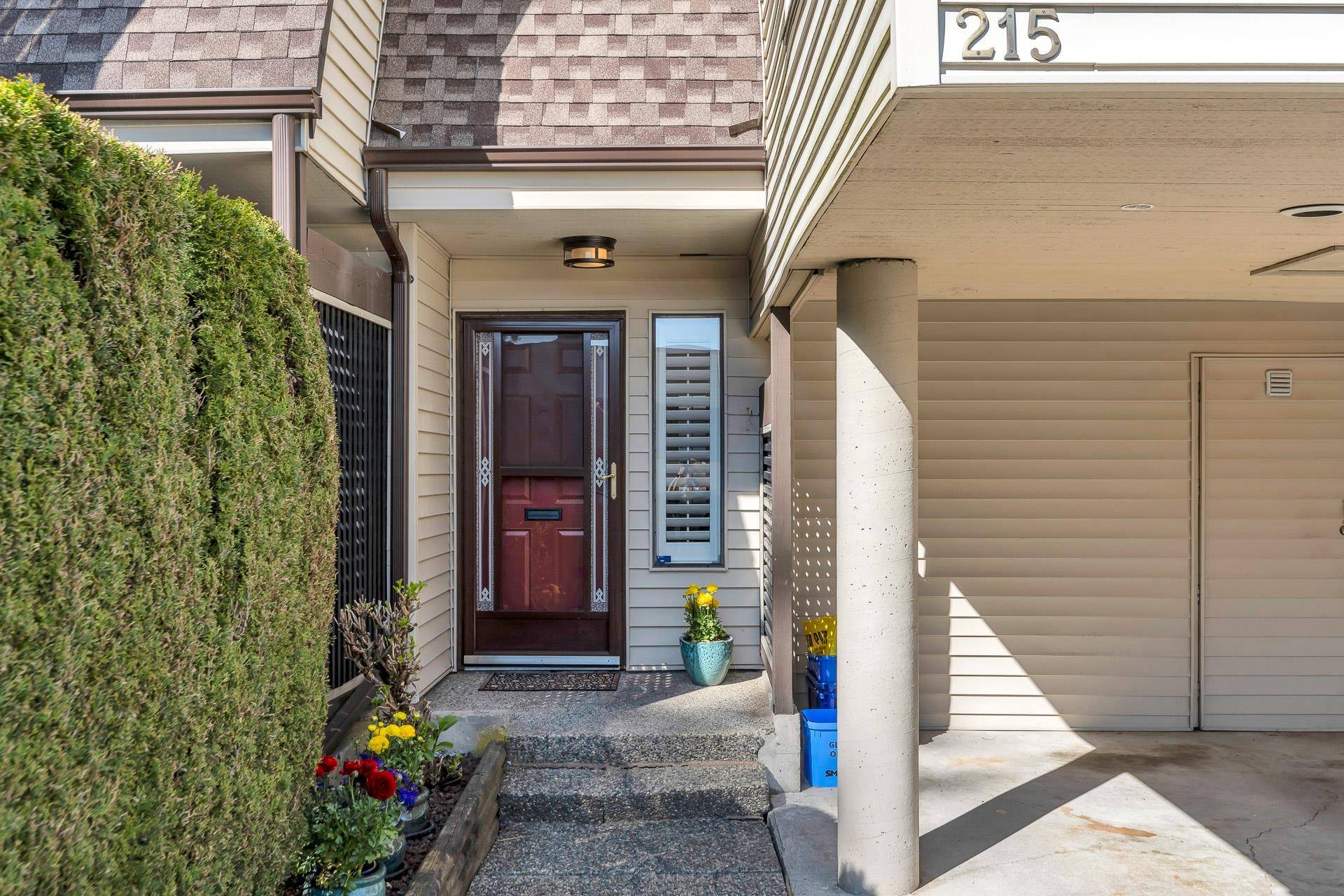 Coquitlam, BC V3E 2E5,1220 Falcon DR #215