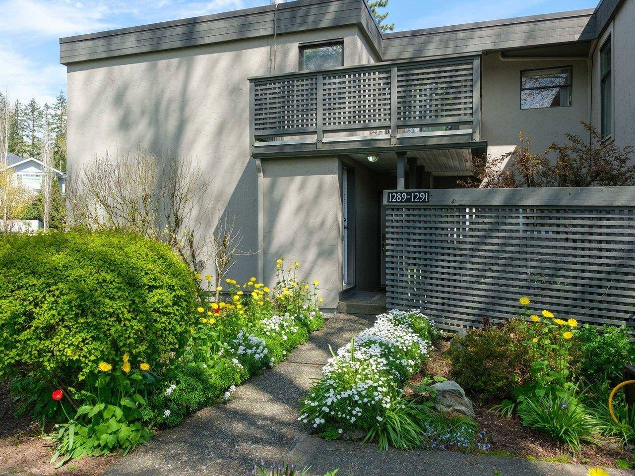 North Vancouver, BC V7P 2J3,1291 Plateau DR
