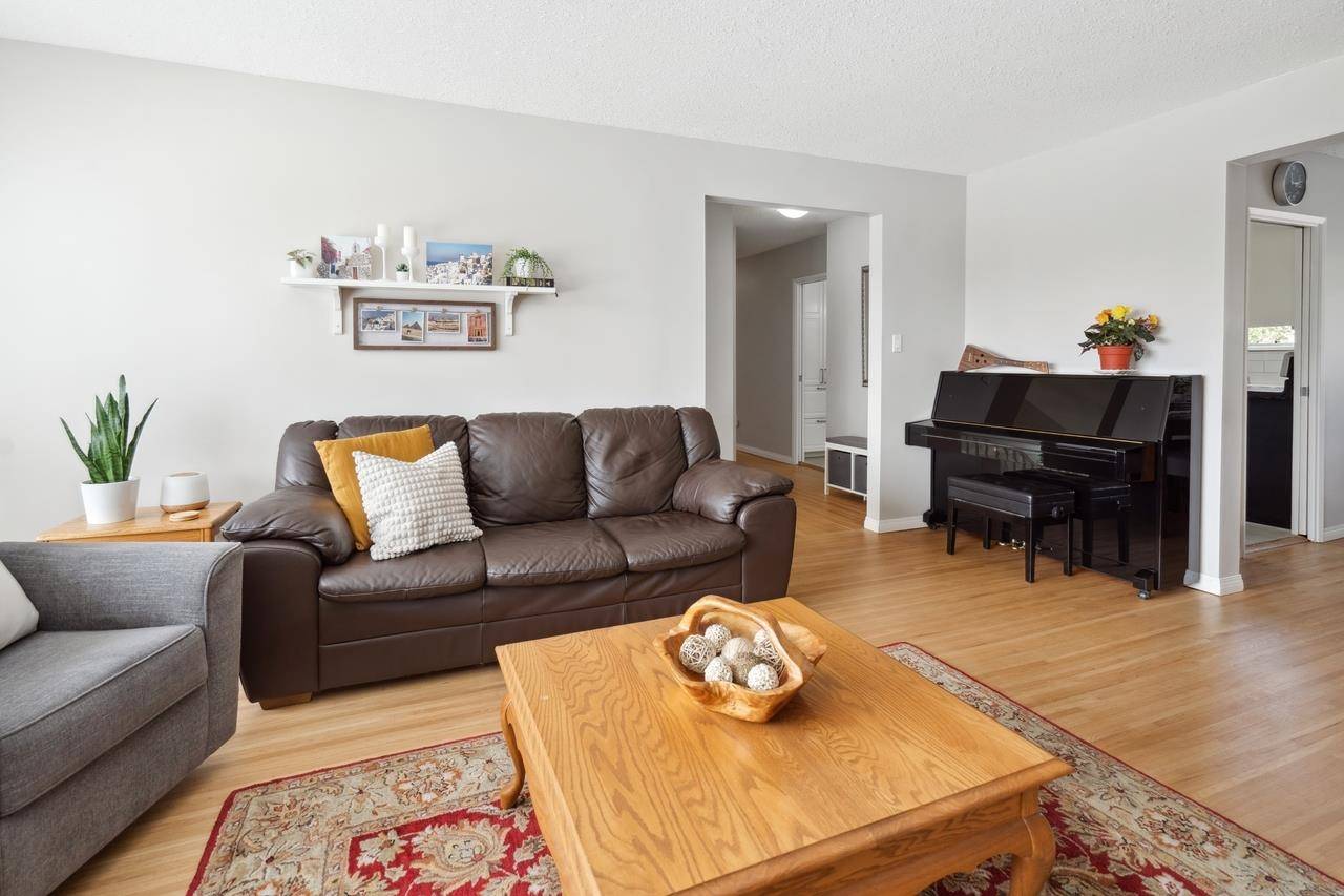Port Moody, BC V3H 1H2,905 Glencoe DR