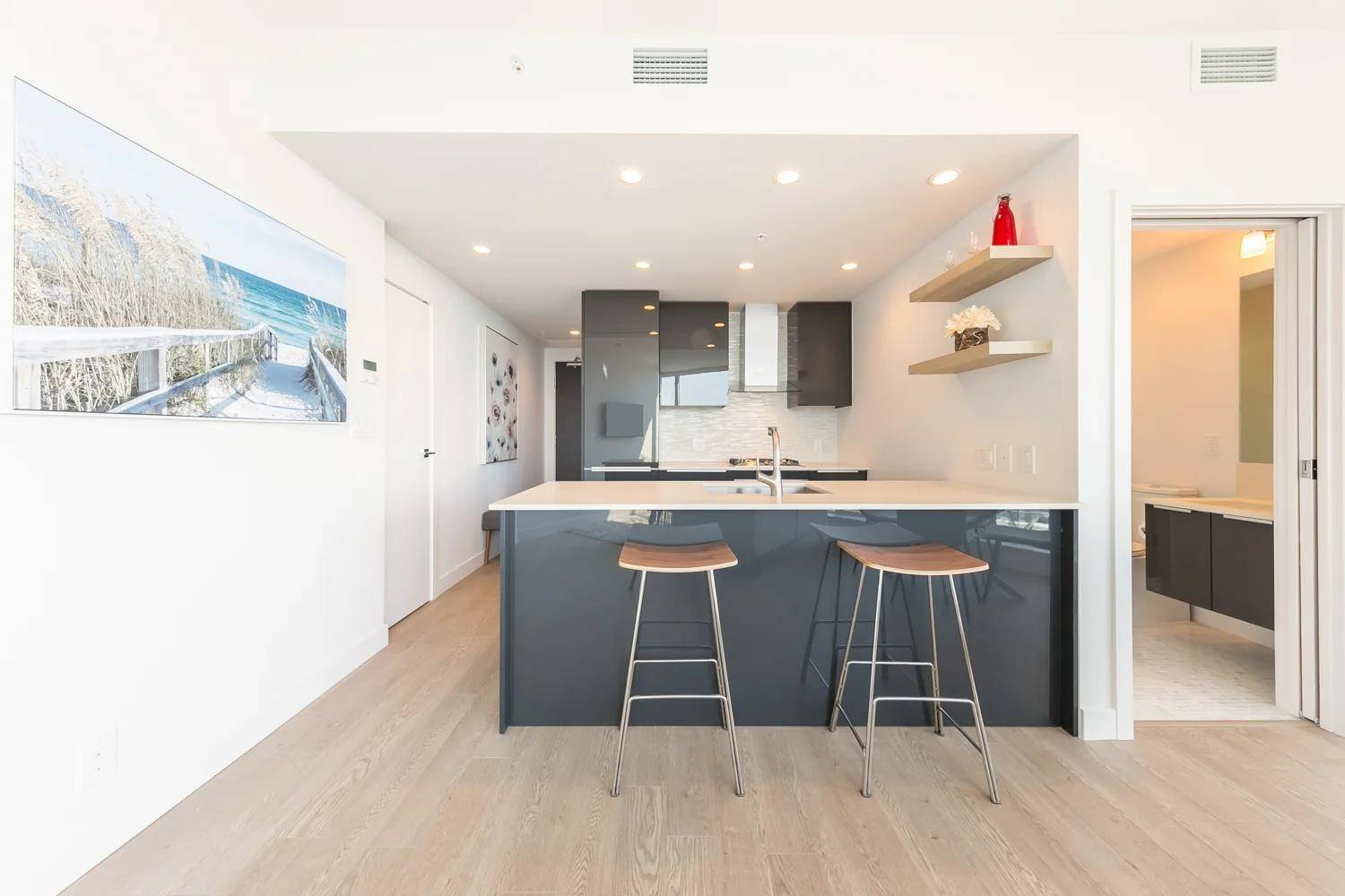 Vancouver, BC V6Z 0E3,1283 Howe ST #3608