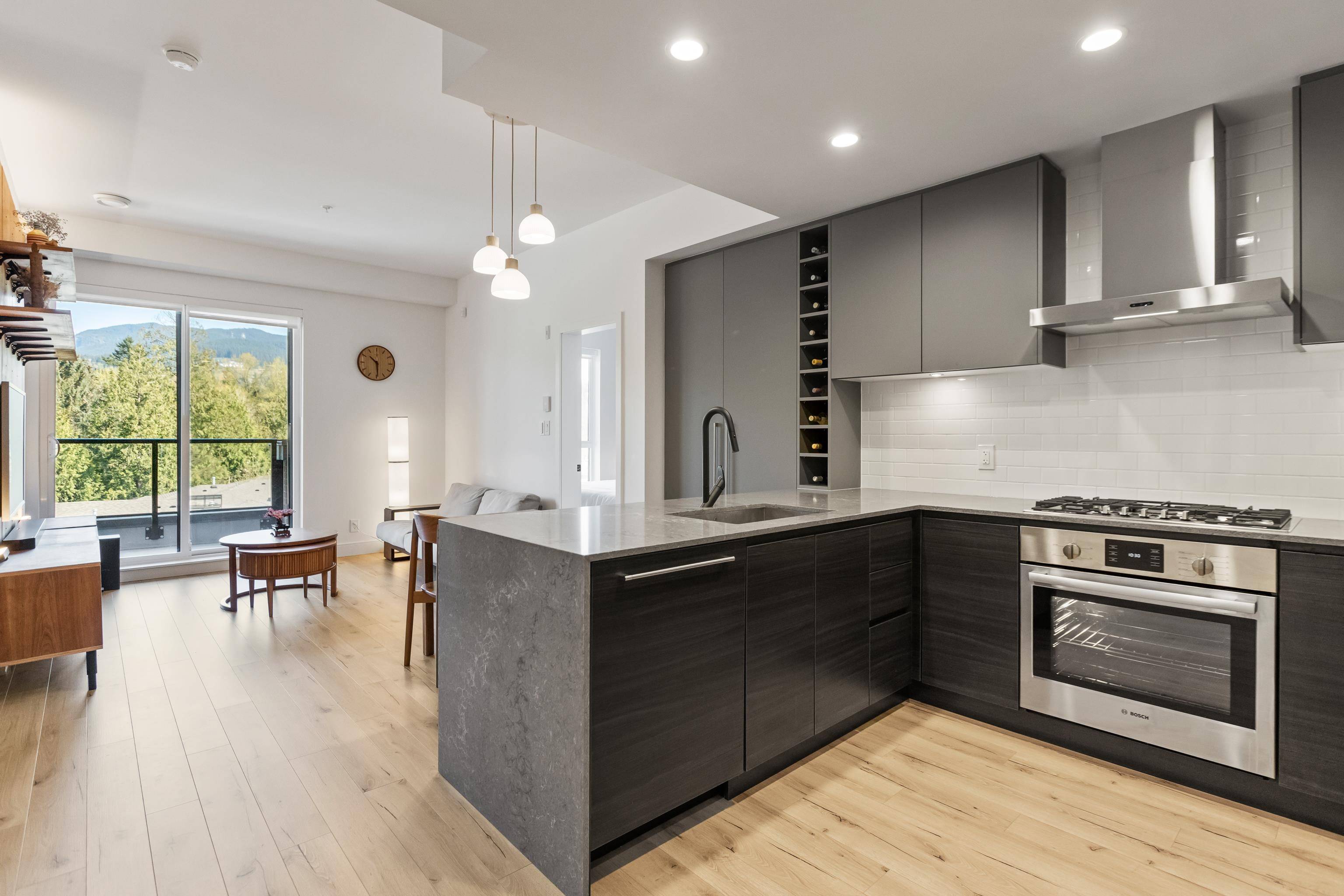 Port Moody, BC V3H 0M9,55 Klahanie DR #424
