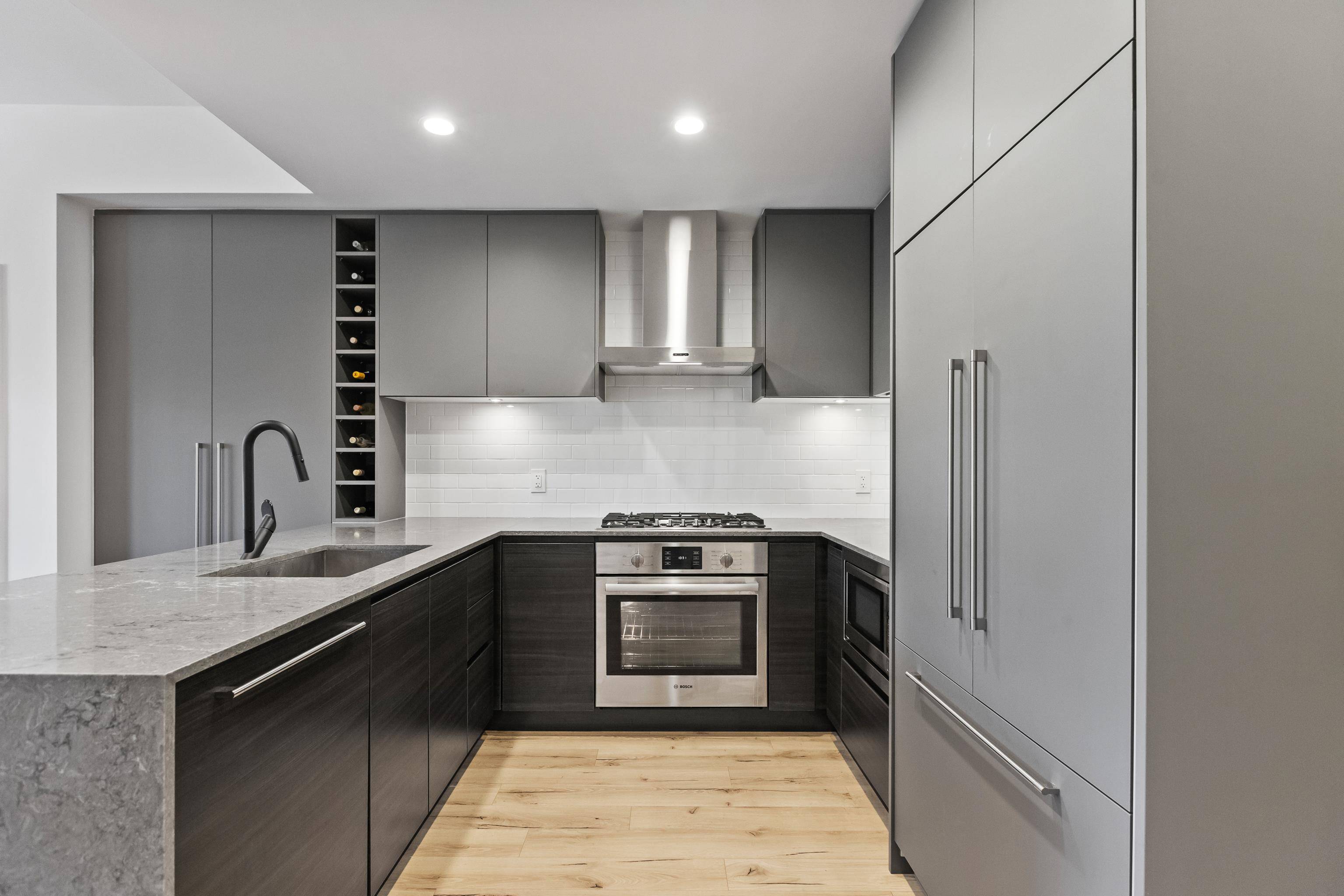 Port Moody, BC V3H 0M9,55 Klahanie DR #424