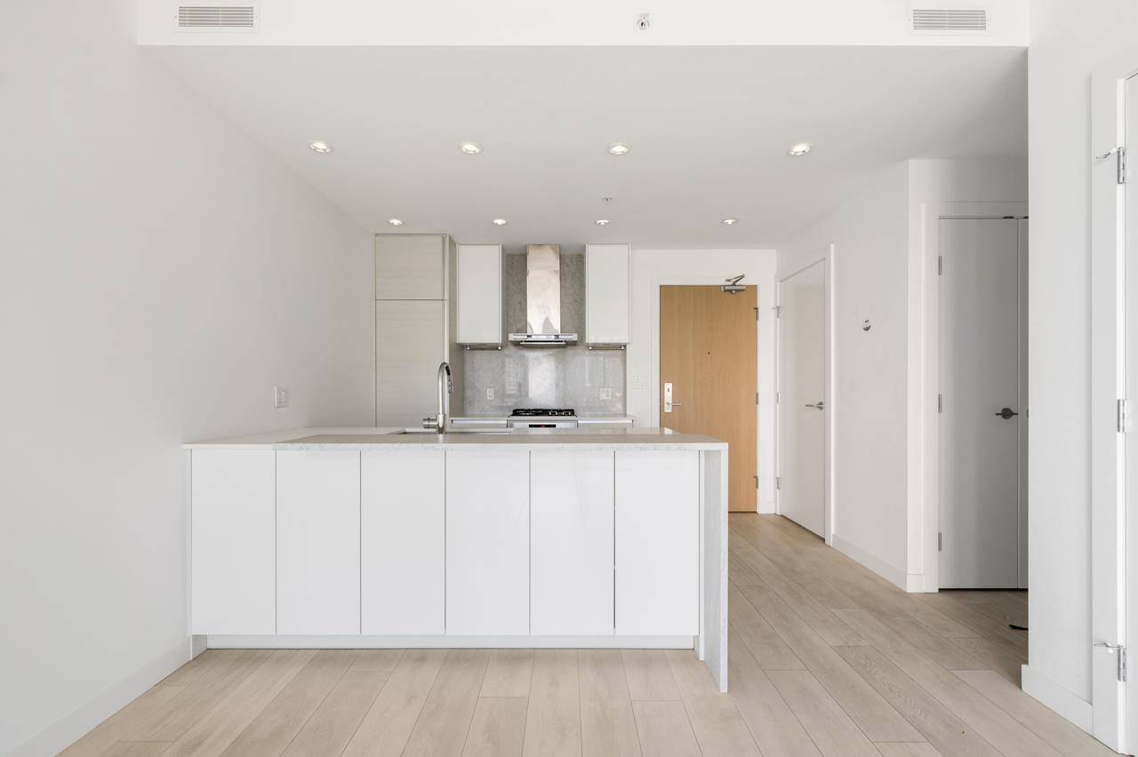 Burnaby, BC V5H 0H3,4670 Assembly WAY #805