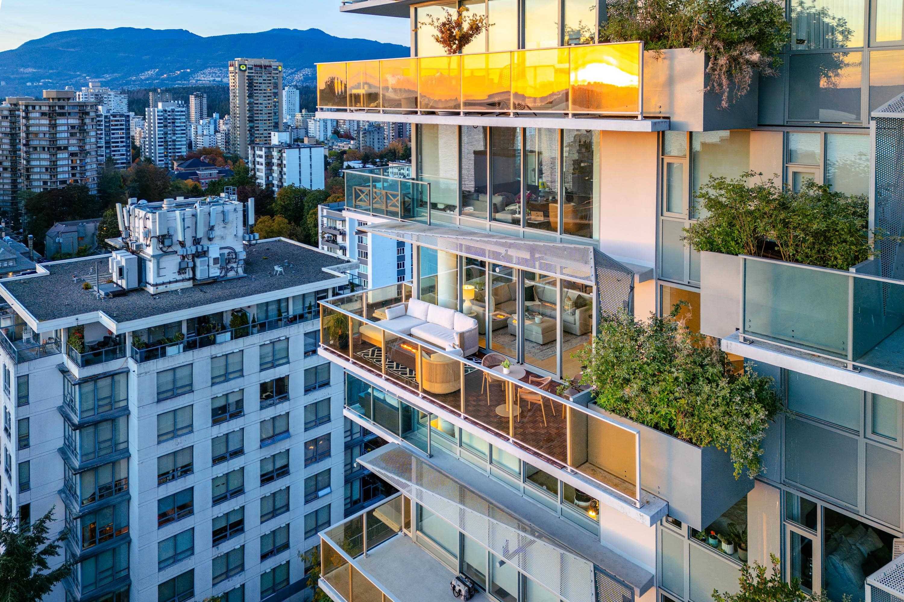 Vancouver, BC V6G 2B1,1180 Broughton ST #1302