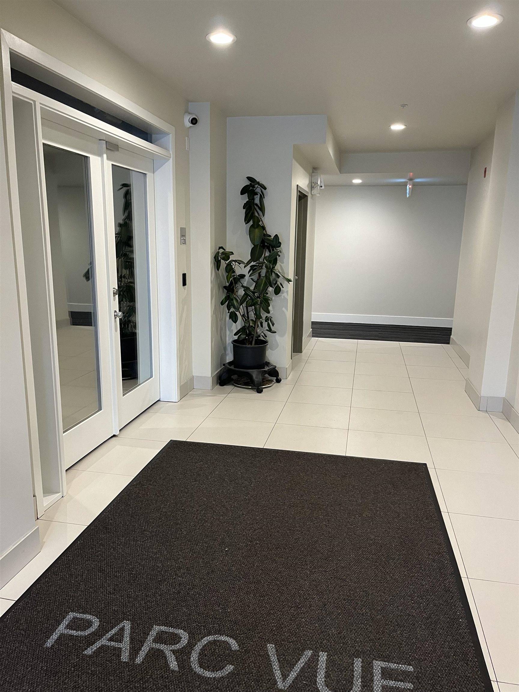 Maple Ridge, BC V2X 5W1,12040 222 ST #219