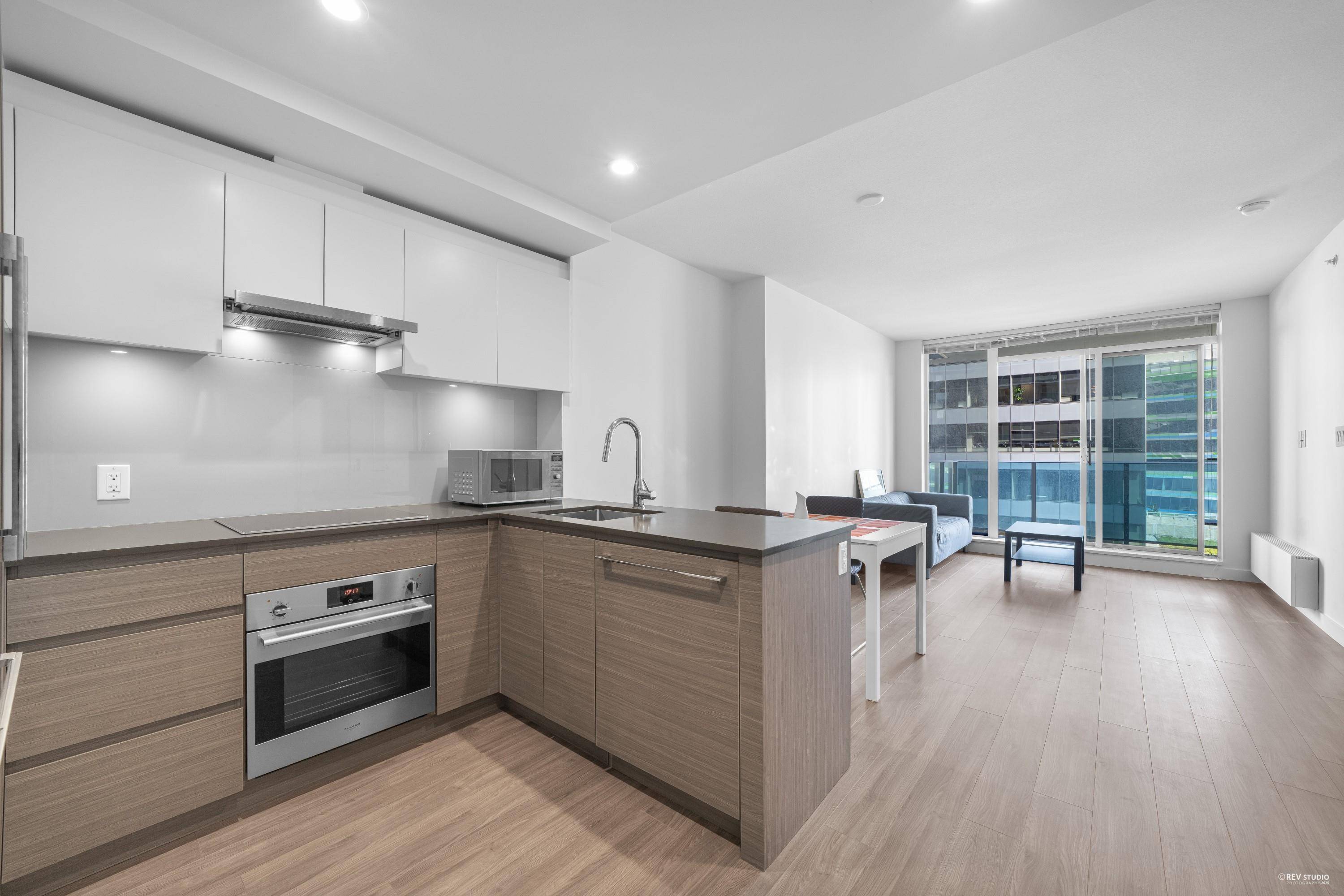 Surrey, BC V3T 0P7,13615 Fraser HWY #808