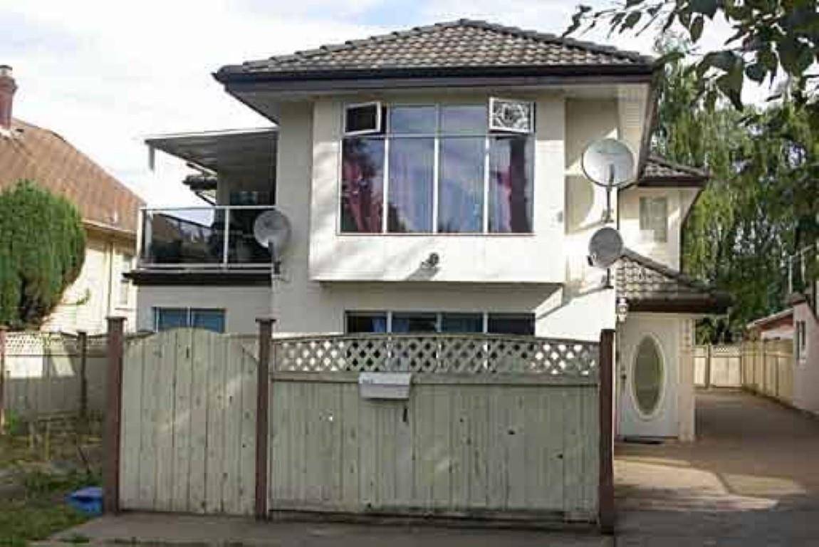 Vancouver, BC V5R 2R3,2669 Vanness AVE