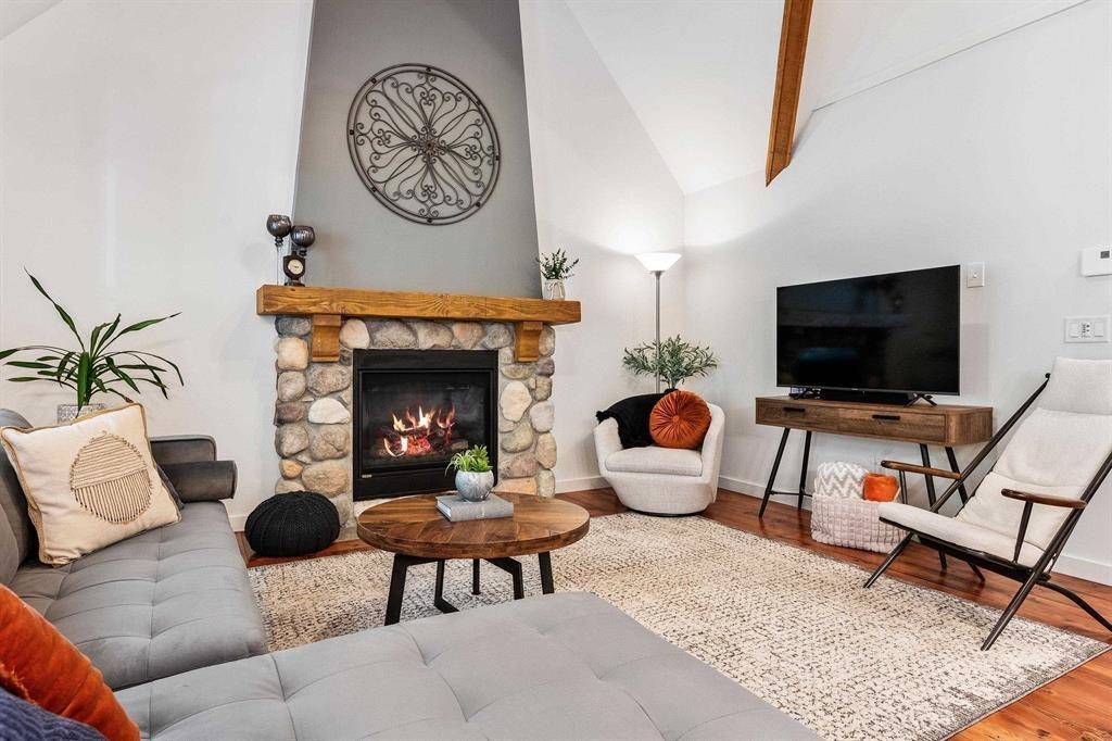 Lindell Beach, BC V2R 0X8,43465 Blue Grouse LN