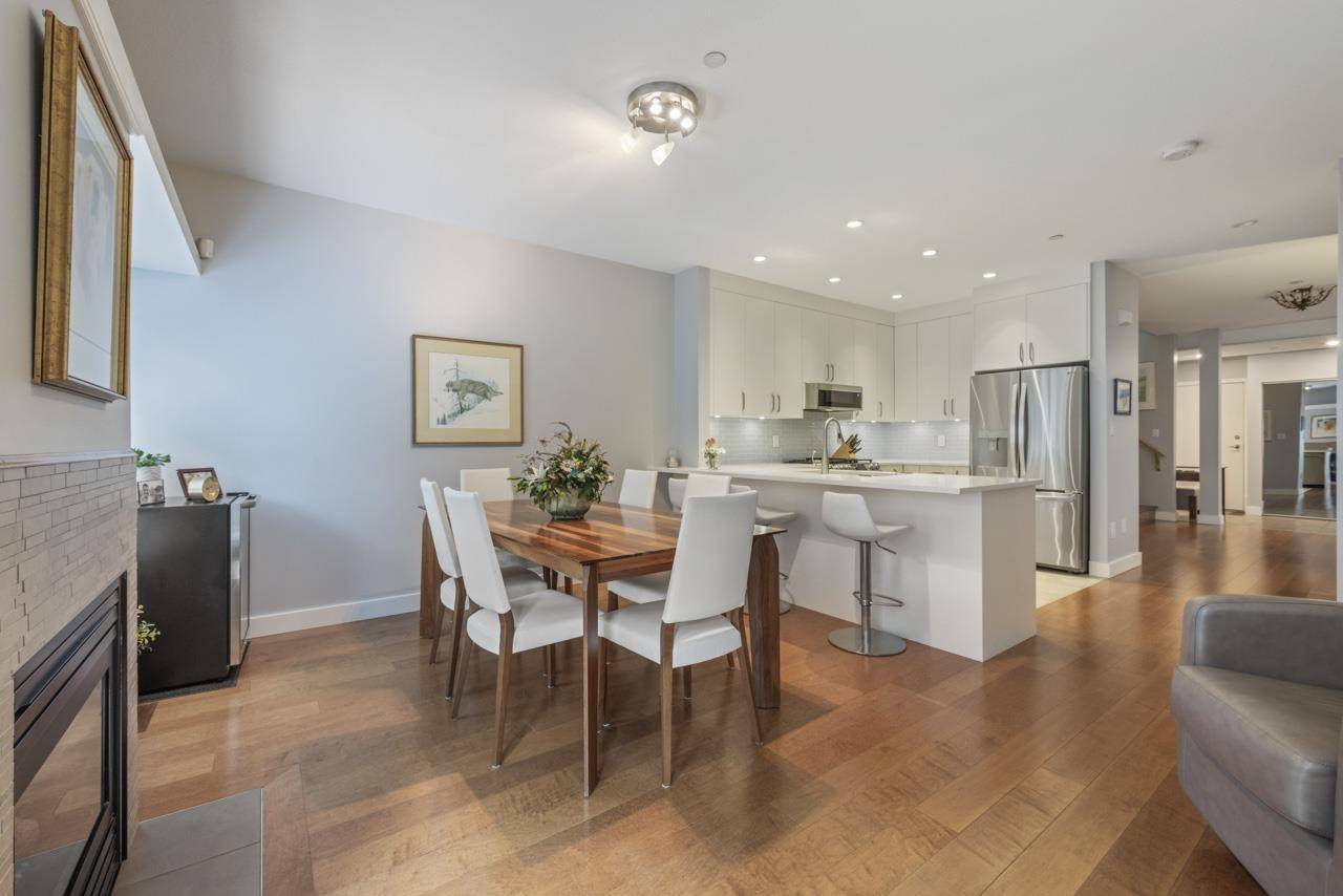 North Vancouver, BC V7R 2P8,3750 Edgemont BLVD #30