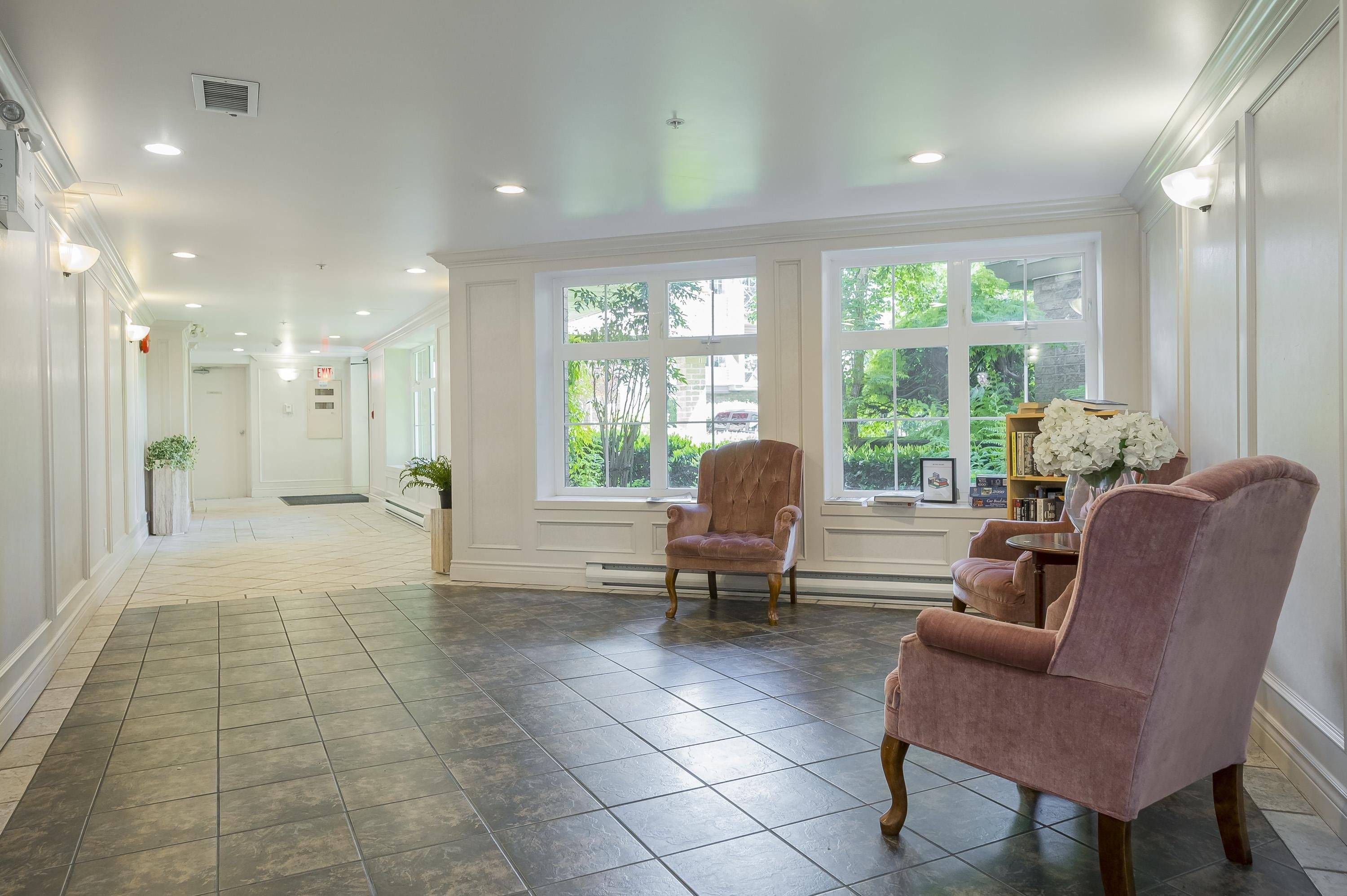 Delta, BC V4K 2Z9,4745 54a ST #305