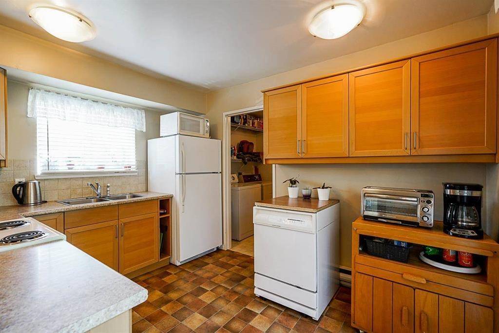 Surrey, BC V3S 5M8,6058 E Greenside DR