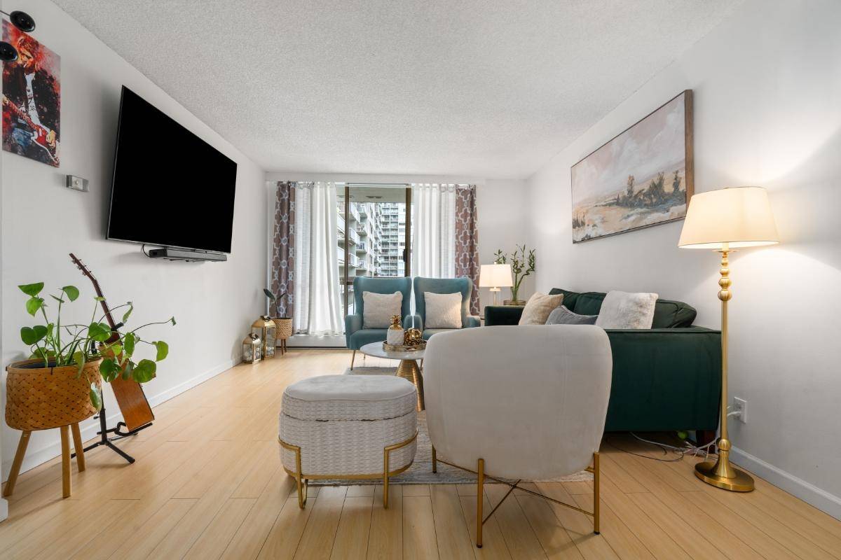 North Vancouver, BC V7P 3E6,2016 Fullerton AVE #307