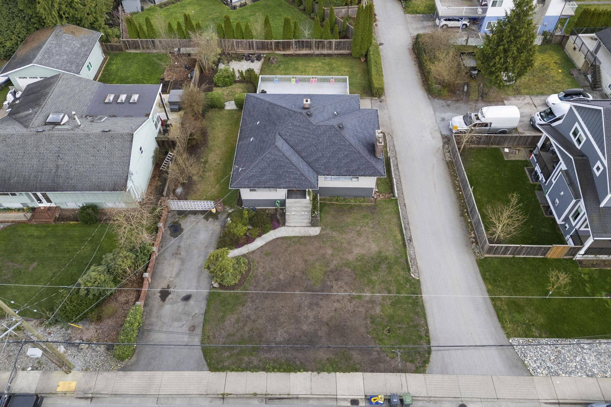 Coquitlam, BC V3J 5B9,809 Porter ST
