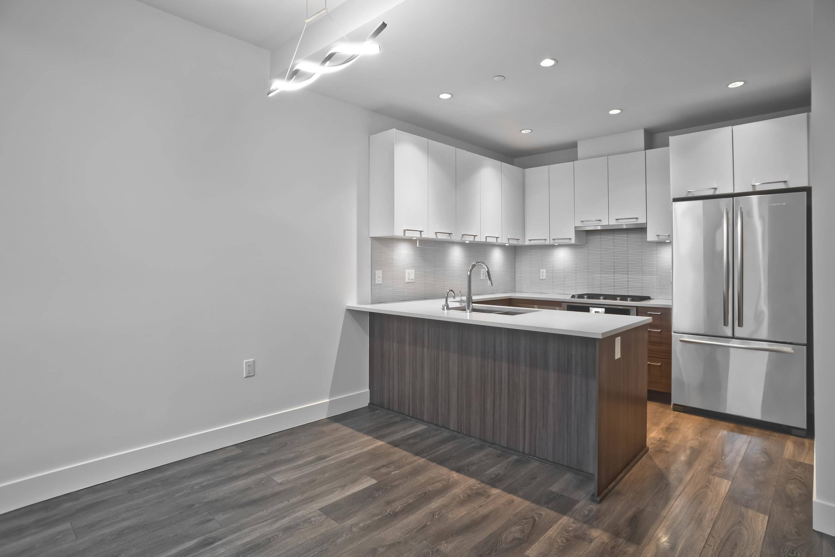 Vancouver, BC V5S 0C1,8598 River District XING #4