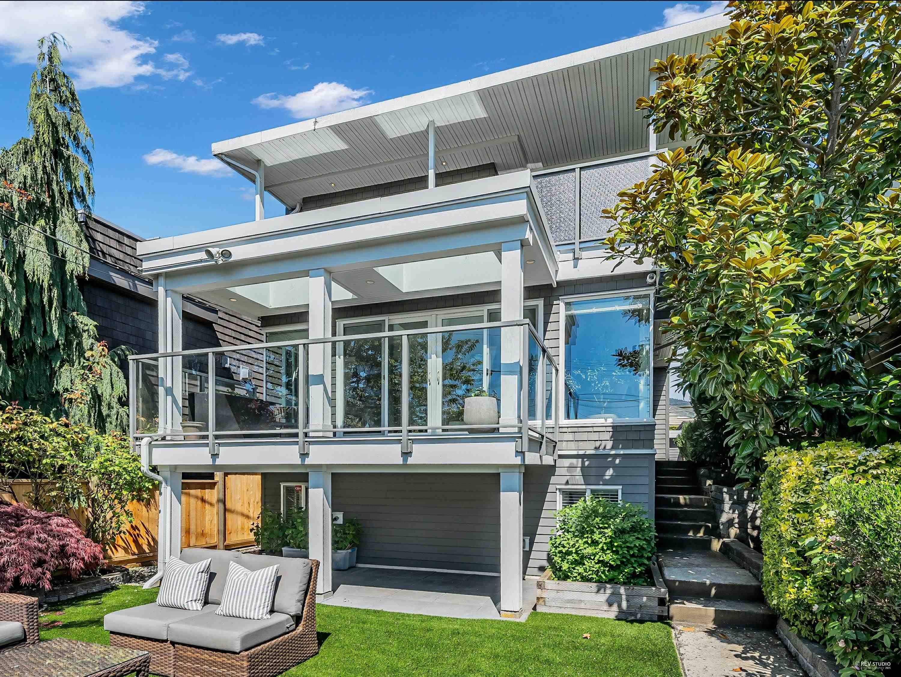 West Vancouver, BC V7T 1E6,1251 Clyde AVE