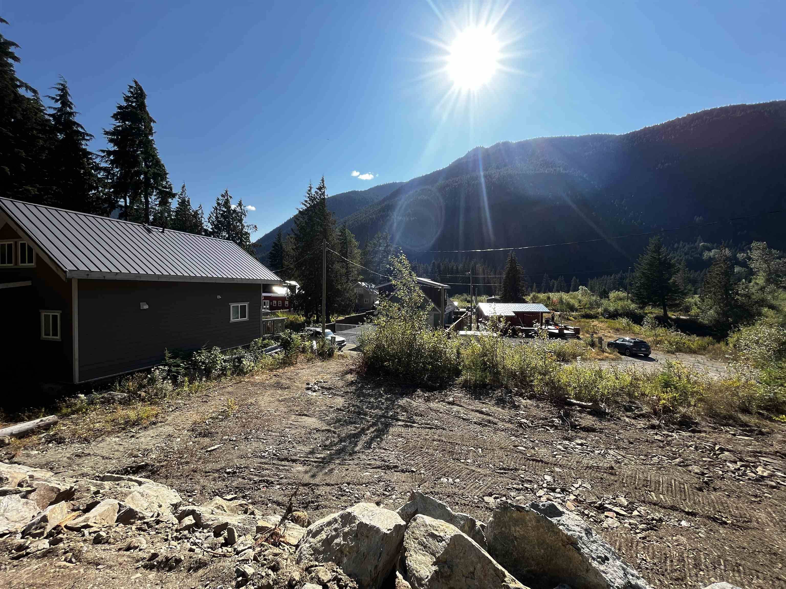 Sunshine Valley, BC V0X 1L5,H118 Strawberry LN