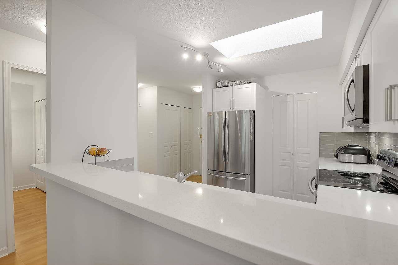 Burnaby, BC V3N 4Y1,7025 Stride AVE #PH6A