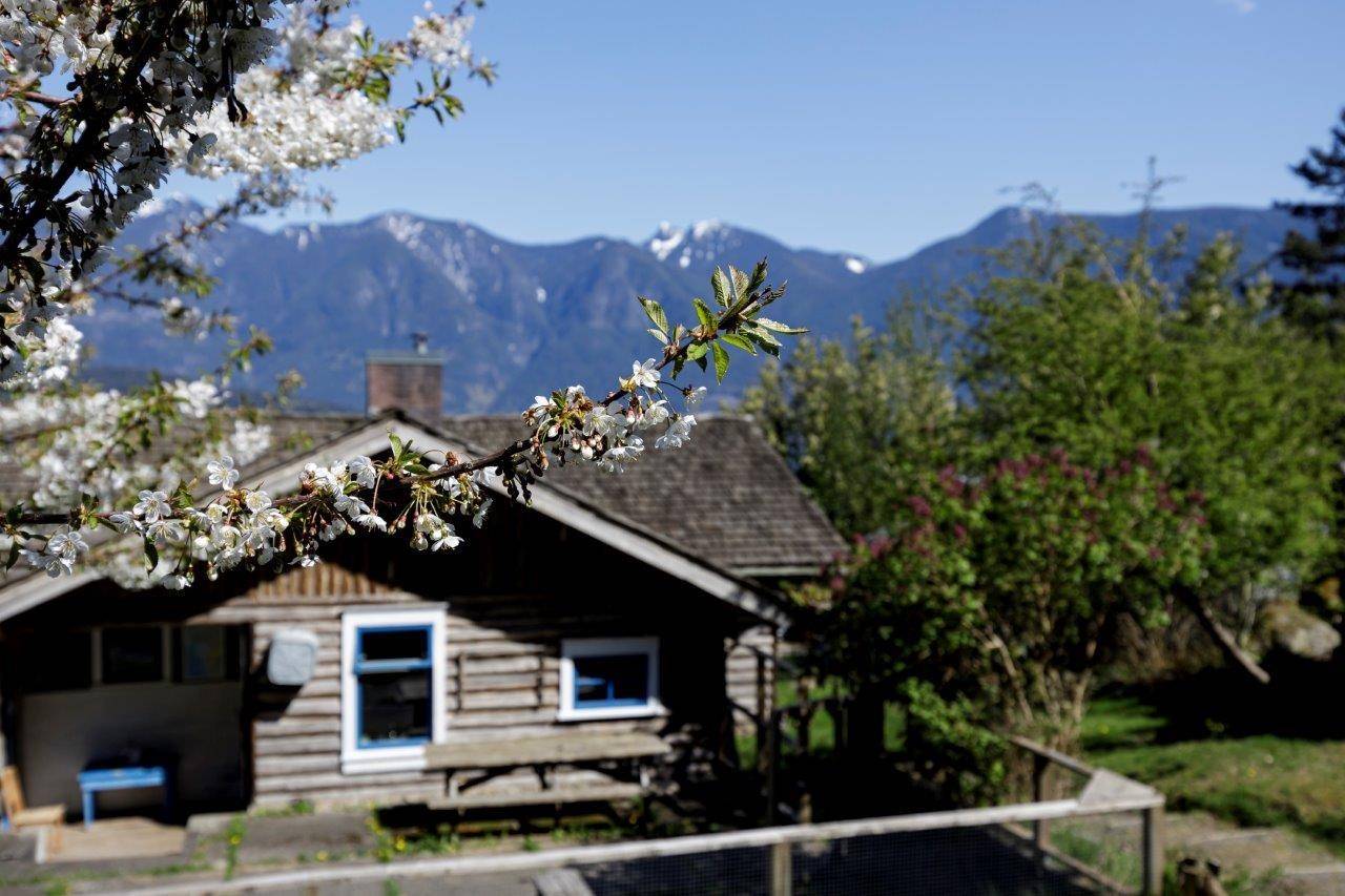 Bowen Island, BC V0N 1G1,1749 Cove RD