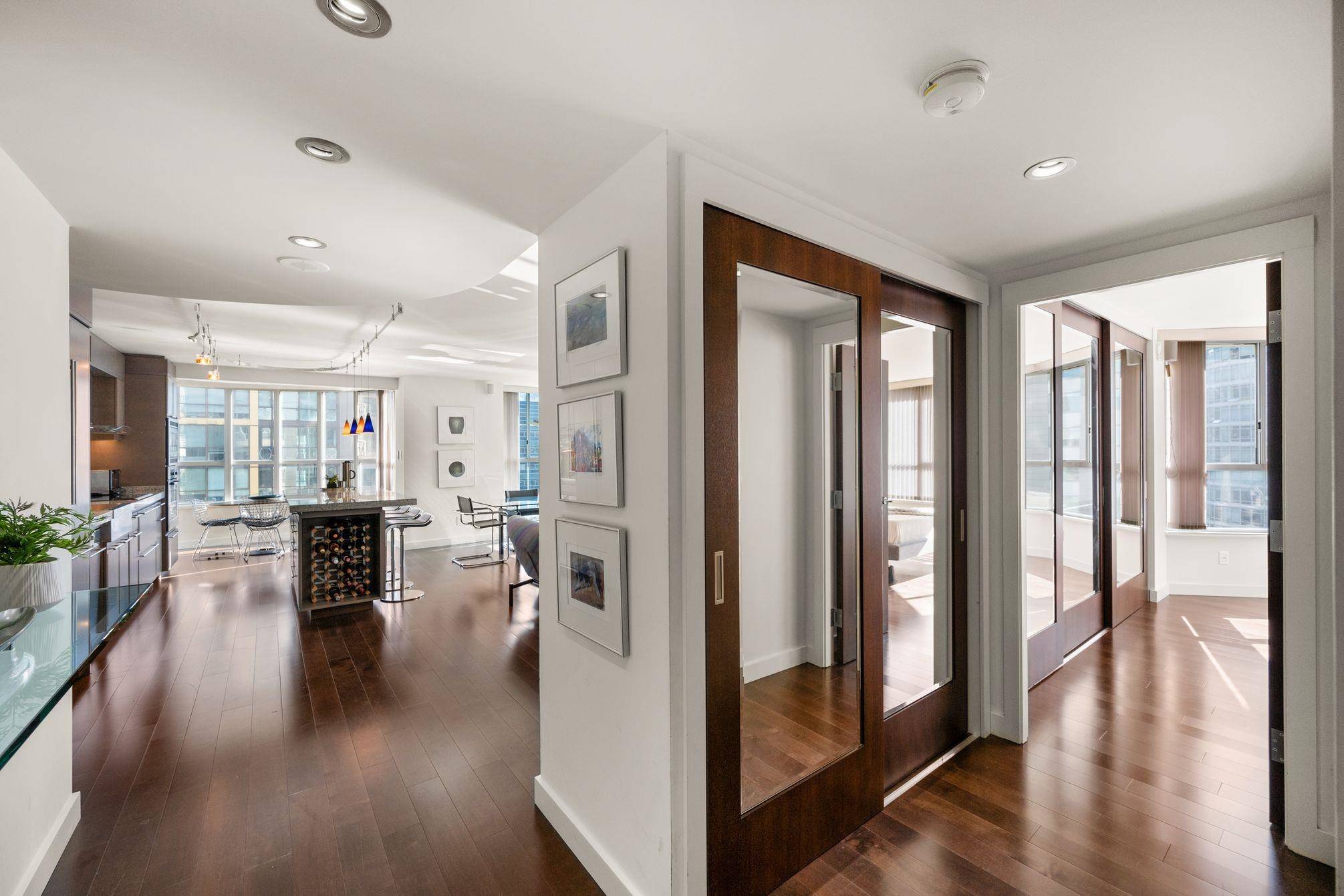 Vancouver, BC V6E 4L5,717 Jervis ST #602
