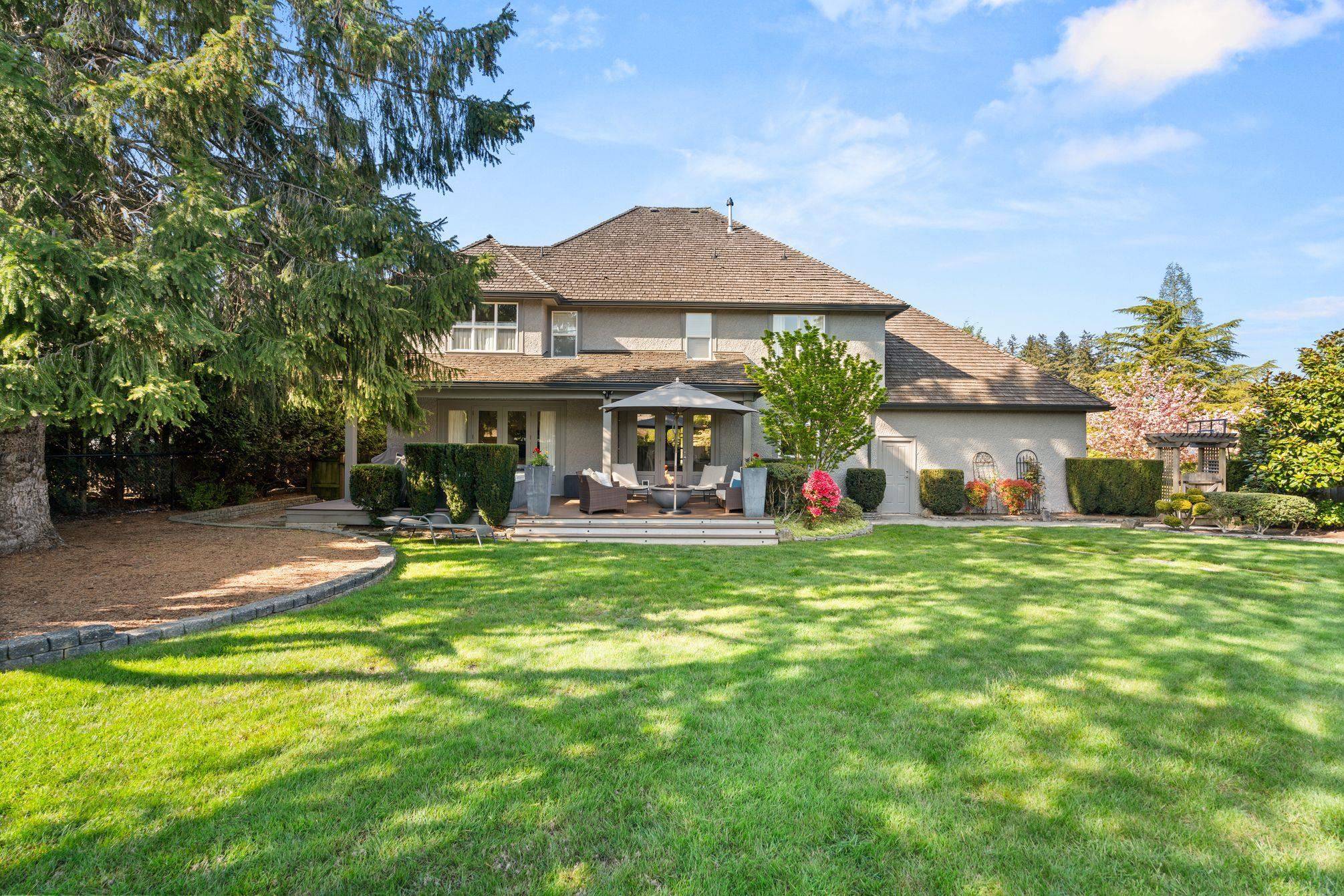 Surrey, BC V4P 2N3,14022 30 AVE