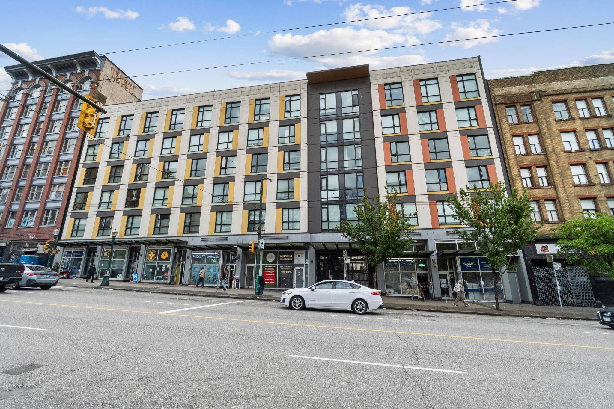 Vancouver, BC V6A 1N6,138 E Hastings ST #611