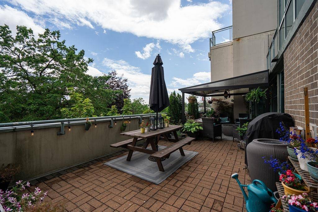 Vancouver, BC V6A 4B6,1159 Main ST #406