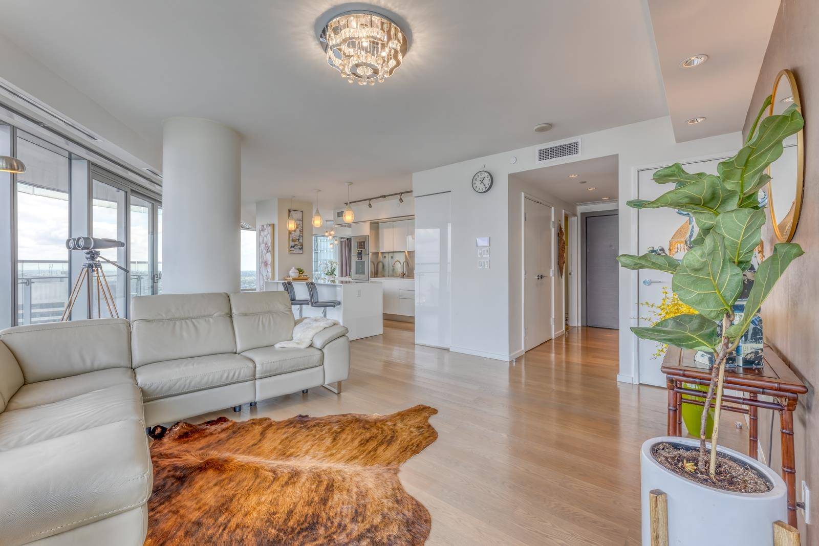 Vancouver, BC V6E 0B3,1151 W Georgia ST #5606