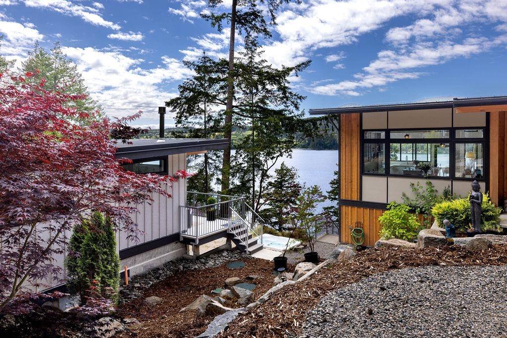 Sechelt, BC V7Z 0C9,6101 -6099 Coracle DR