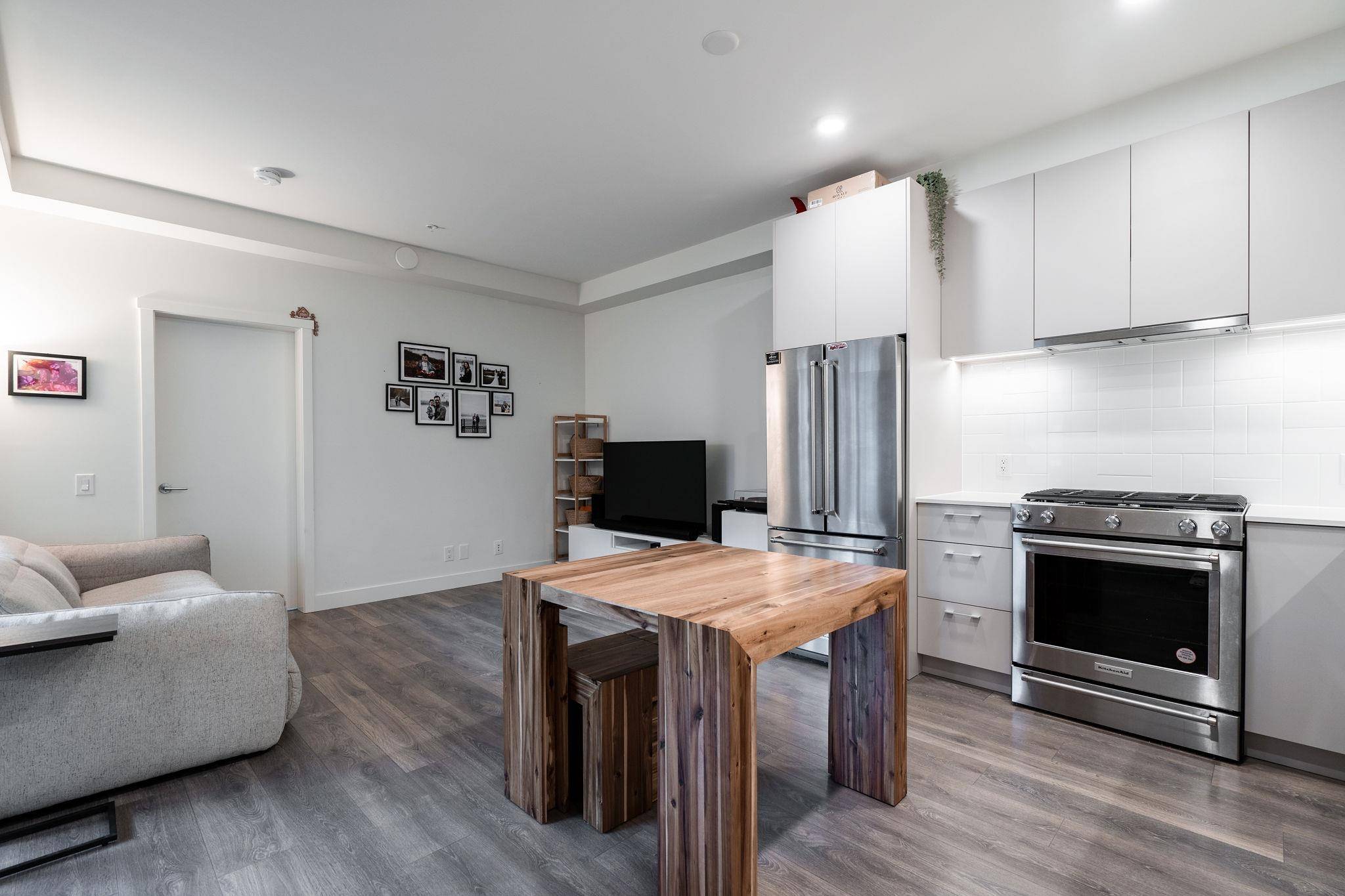Coquitlam, BC V3J 0N3,741 Anskar CT #101