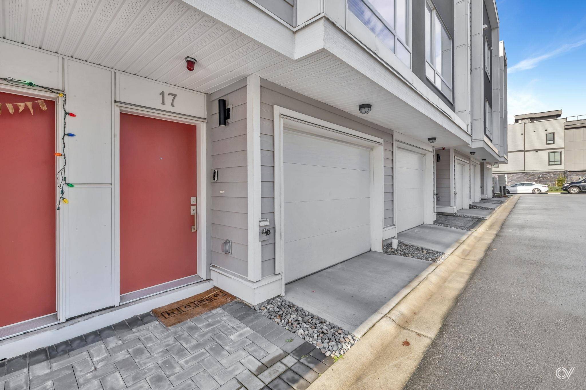 Langley, BC V3A 3X2,19628 55a AVE #17