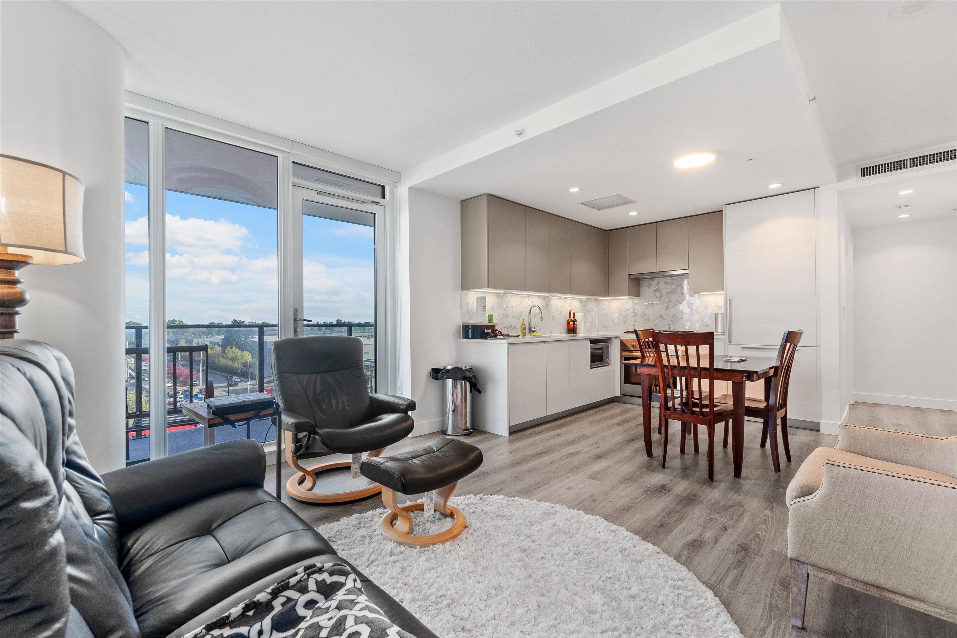 Vancouver, BC V5X 0J8,8188 Fraser ST #502