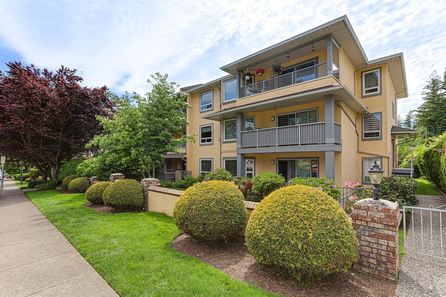 White Rock, BC V4B 3V6,1459 Blackwood ST #105