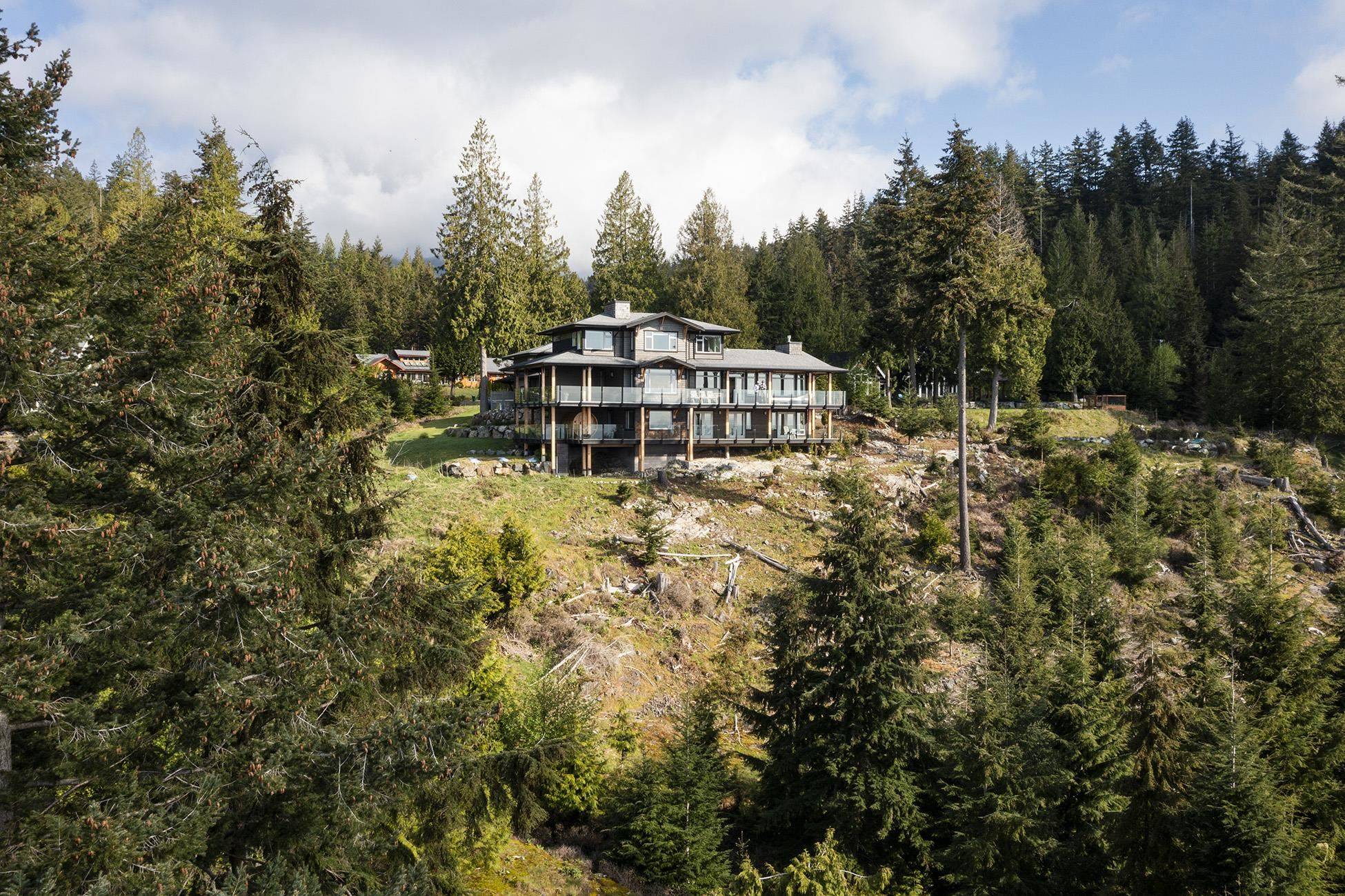 Bowen Island, BC V0N 1G2,1041 Annette CT