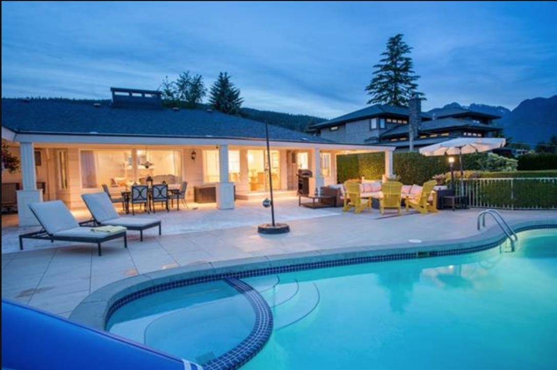 West Vancouver, BC V7S 2B3,1002 Eyremount DR