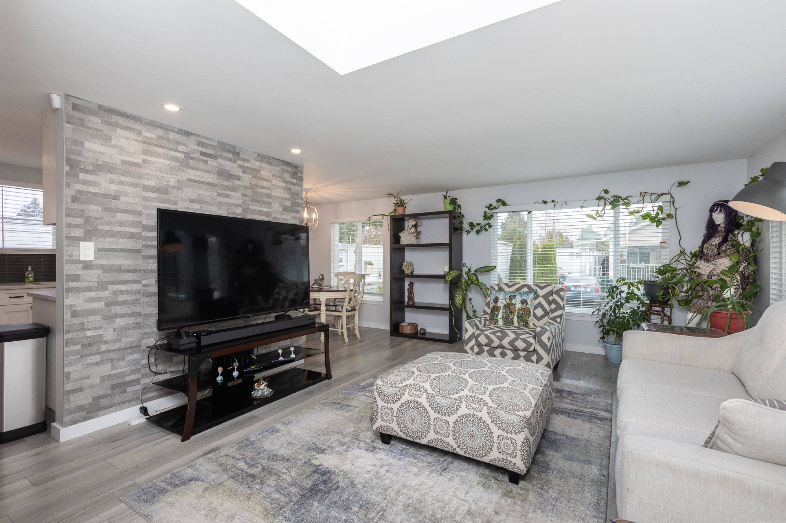 Surrey, BC V4A 4X4,1840 160th ST #167