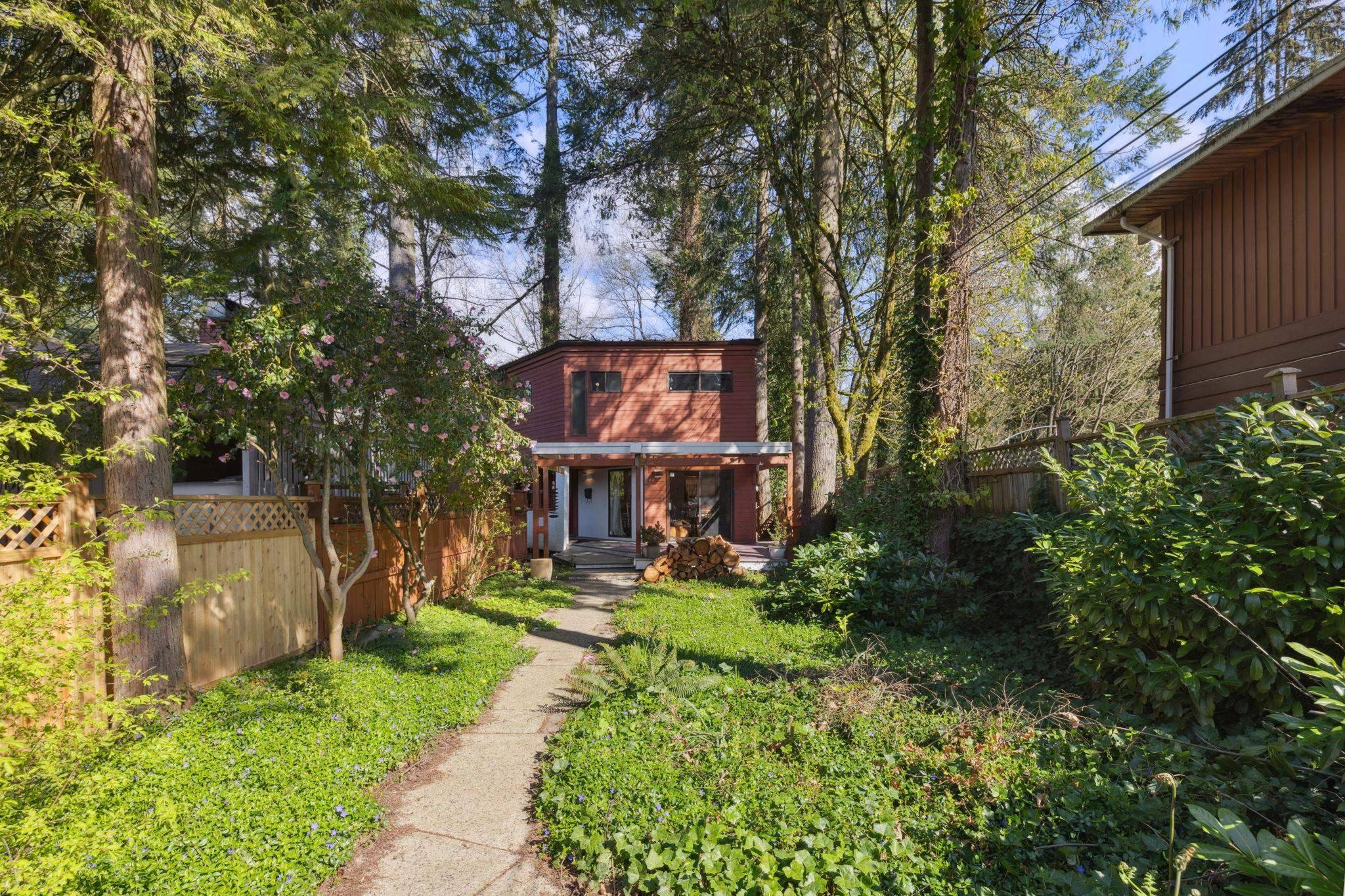 North Vancouver, BC V7H 1B5,2240 Windridge DR