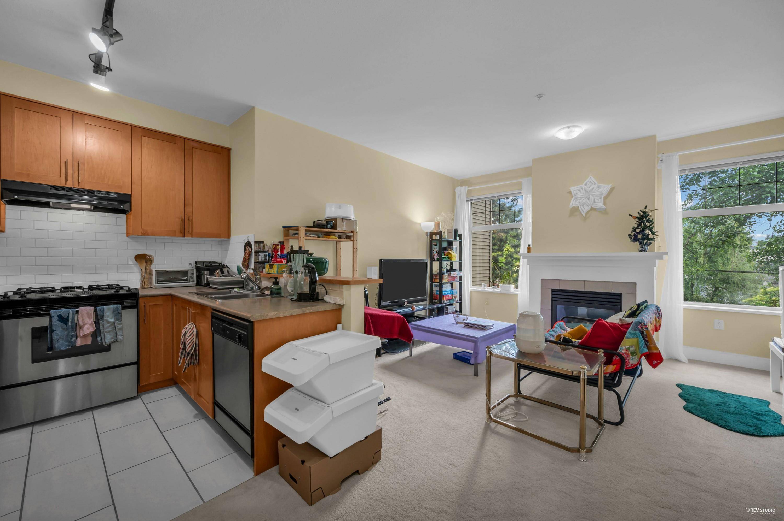 Vancouver, BC V6M 4M6,2083 W 33 AVE #307