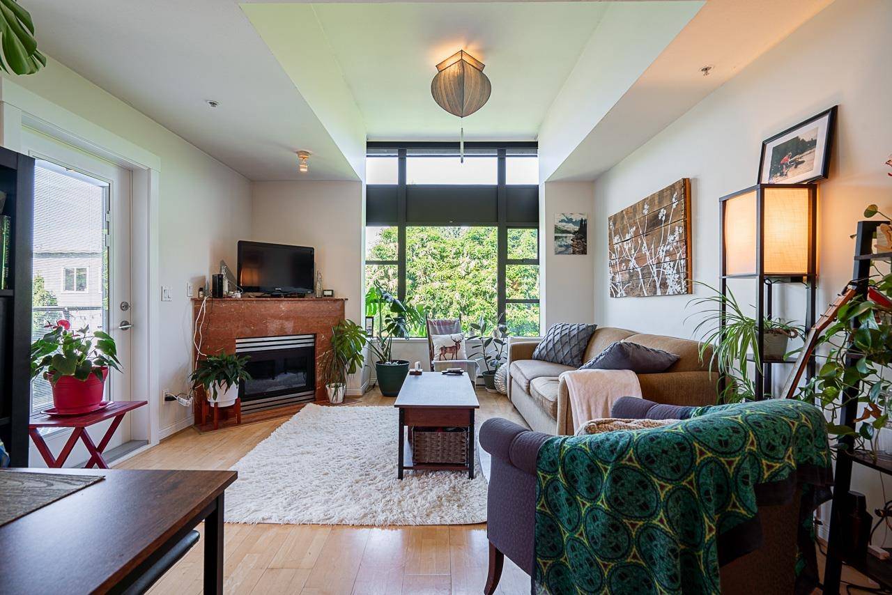 Vancouver, BC V6K 3G6,2119 Yew ST #304