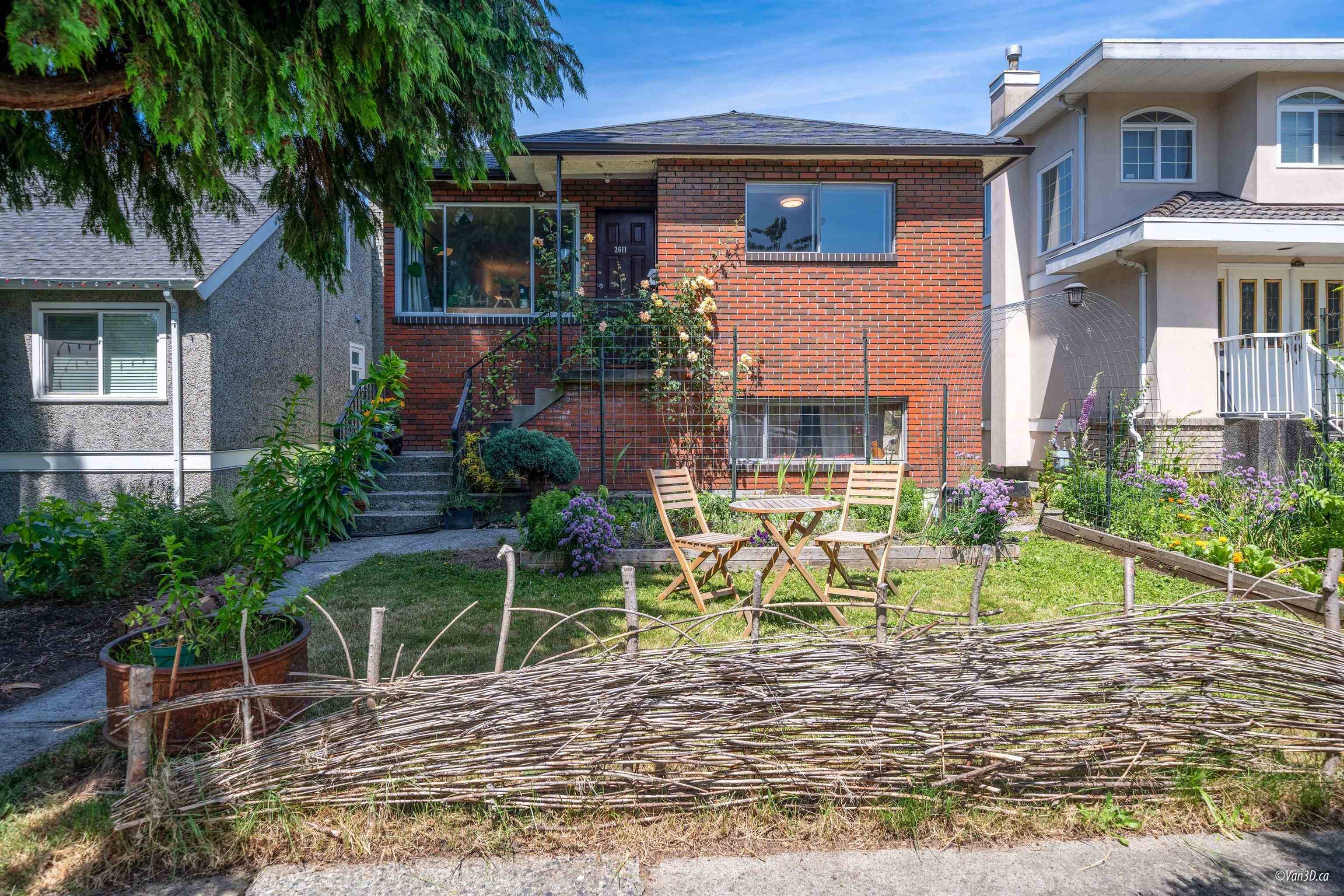 Vancouver, BC V5K 2T5,2611 Parker ST