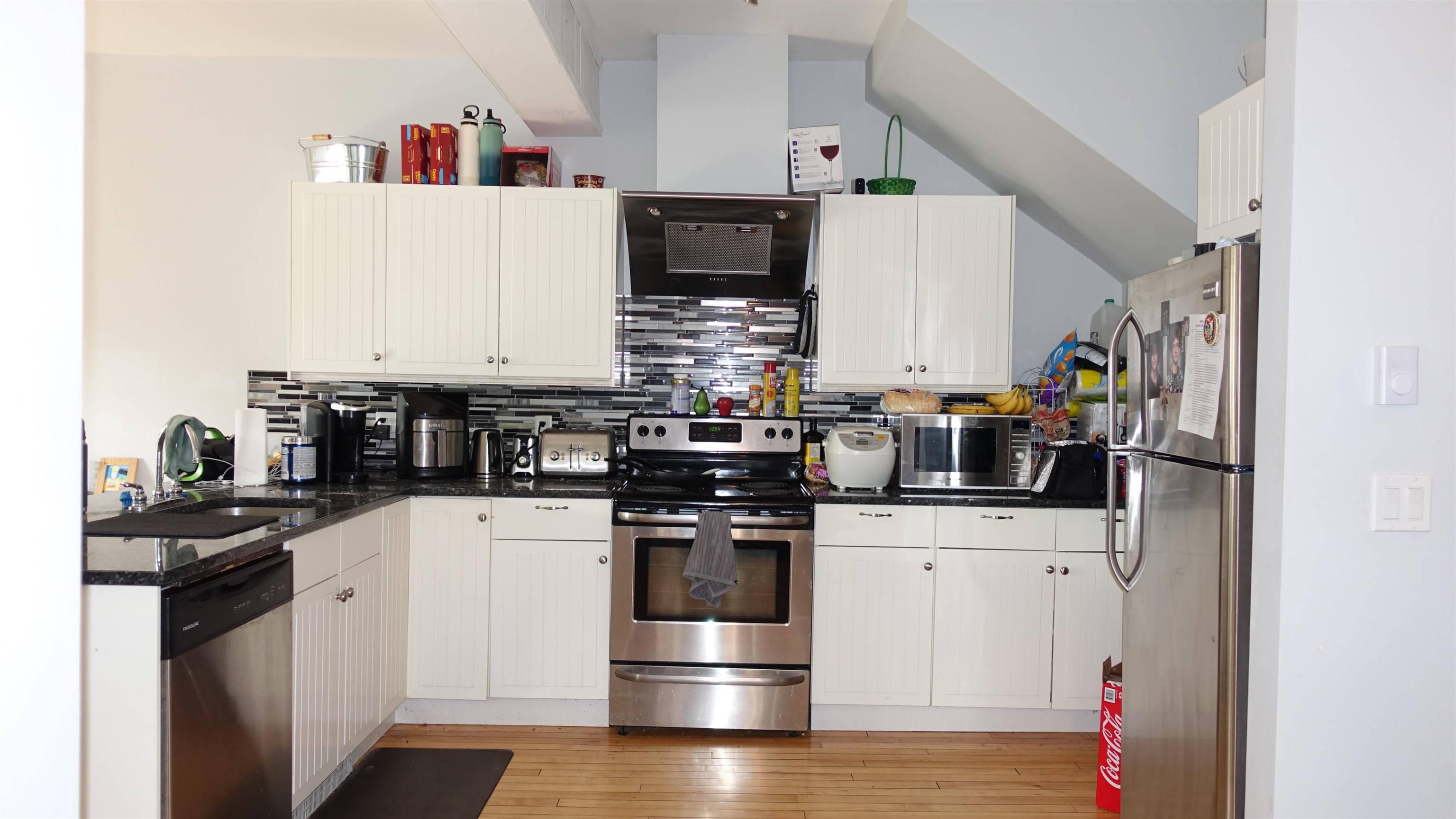 Maple Ridge, BC V2X 3H3,12016 York ST #2