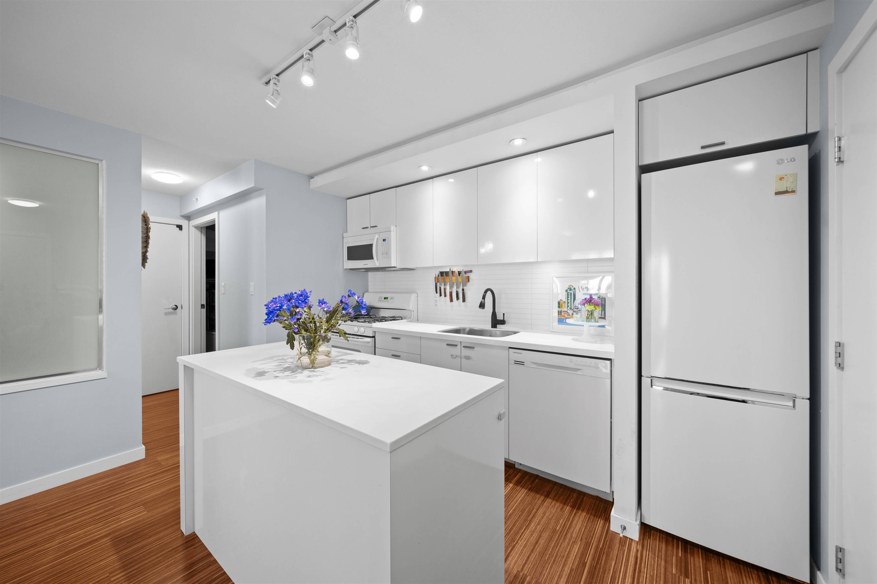 Vancouver, BC V5T 4W1,328 E 11th AVE #511