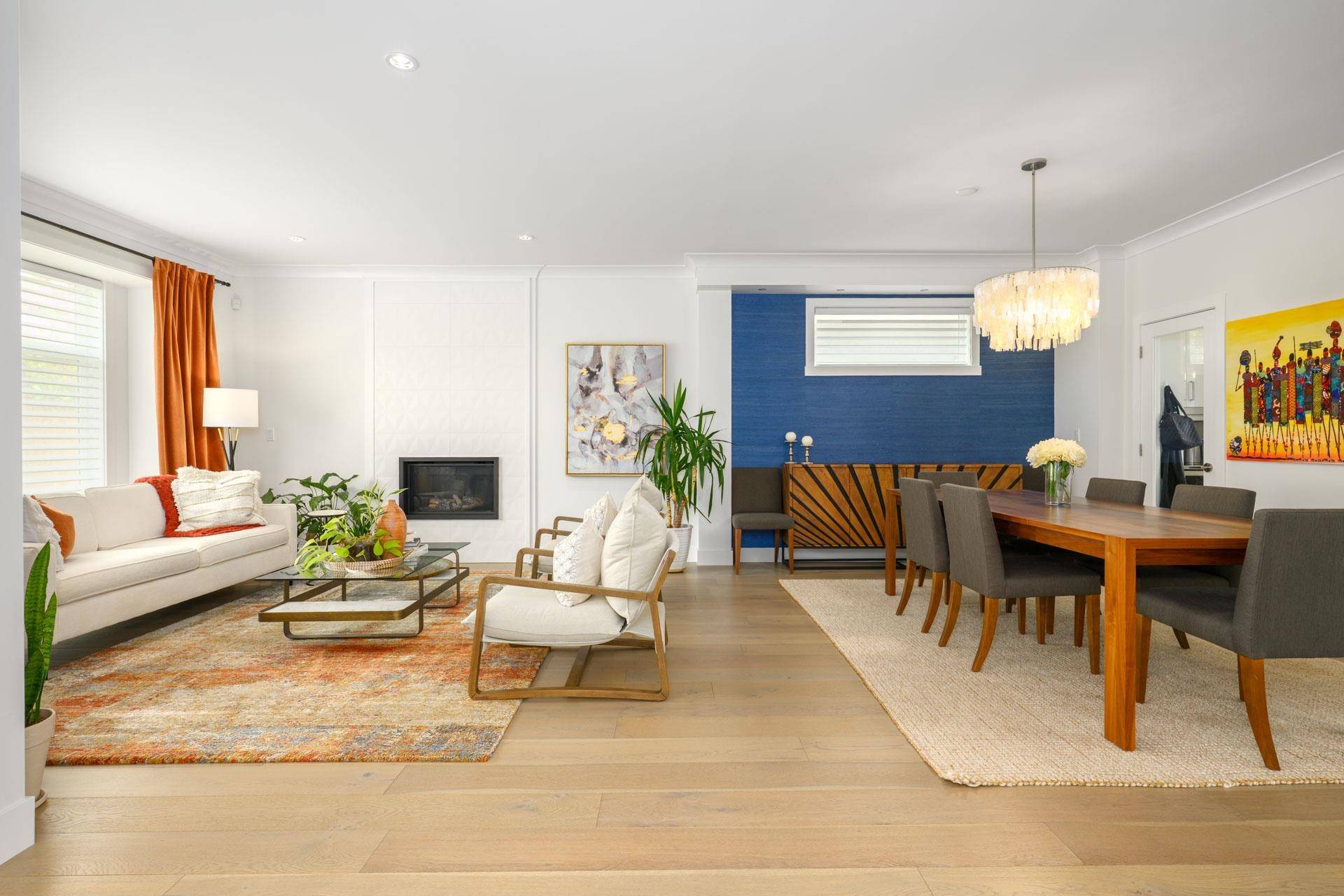 North Vancouver, BC V7L 2M6,787 E 13th ST