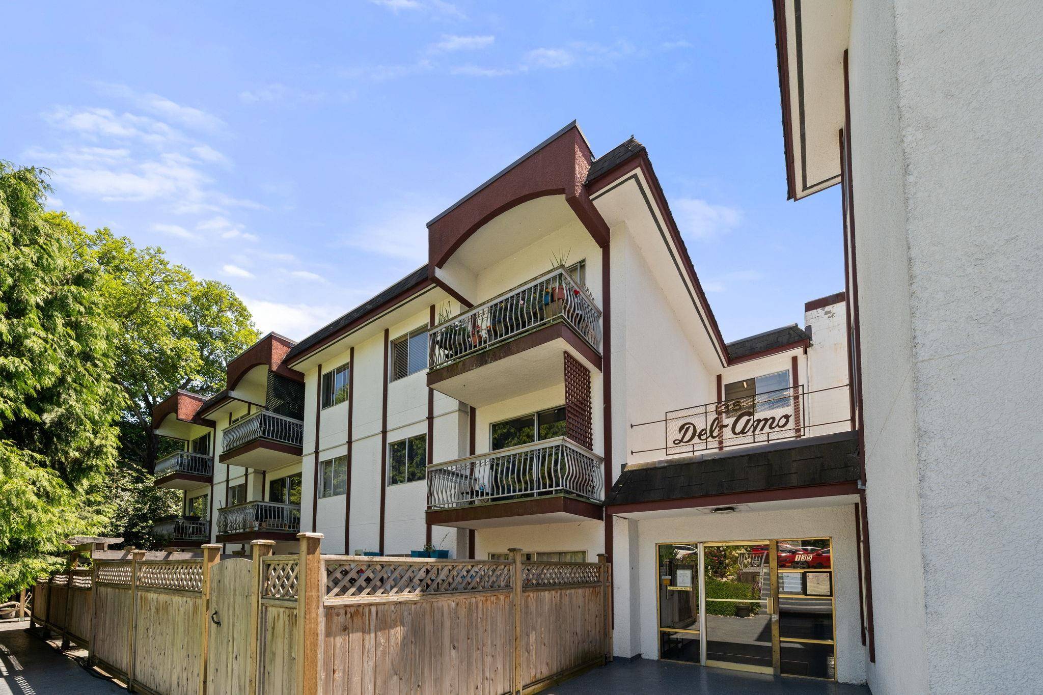 North Vancouver, BC V7M 1Z2,135 W 21st ST #102